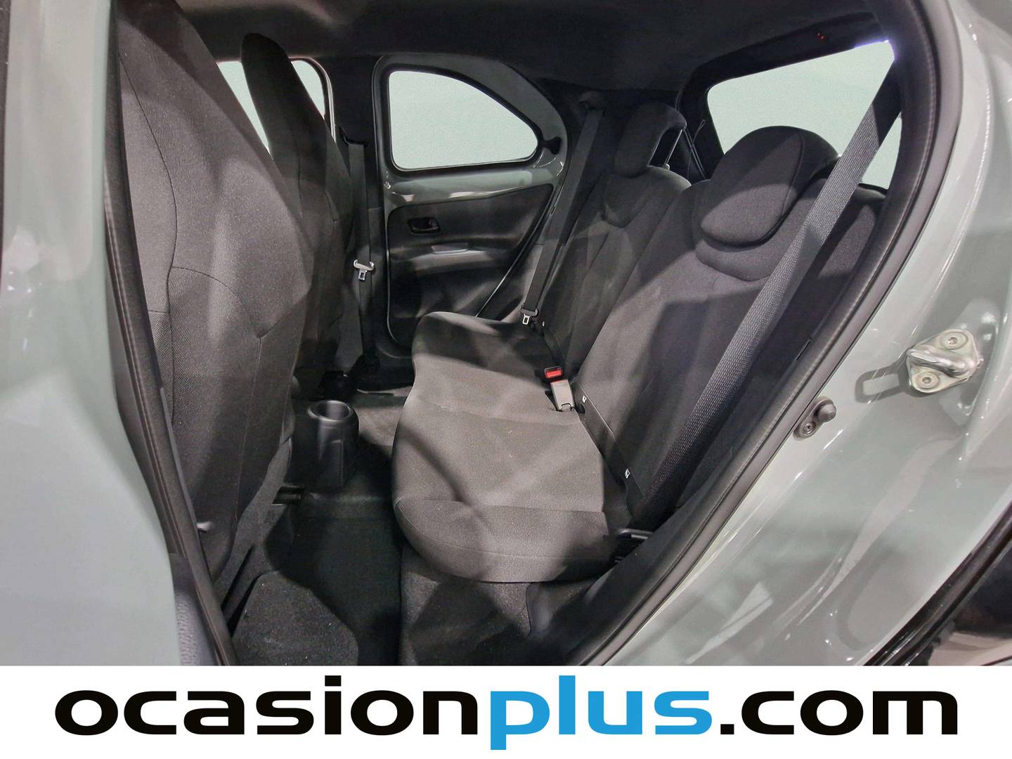 Foto asientos traseros Toyota Aygo X Cross Toyota Aygo X Cross 1.0 VVT-I Like (72 CV)