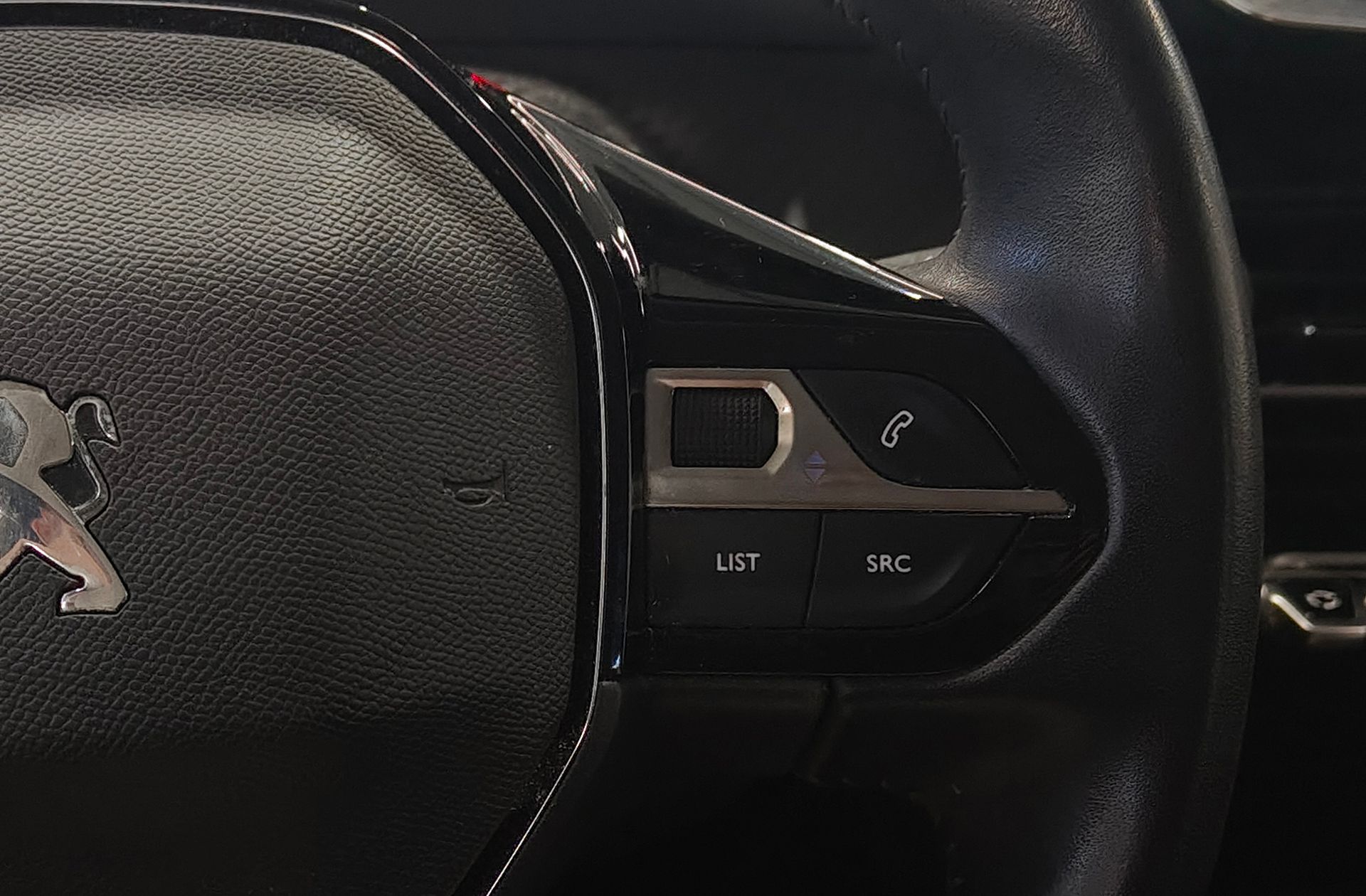 Peugeot 2008 PureTech 100 Active Pack - foto 27