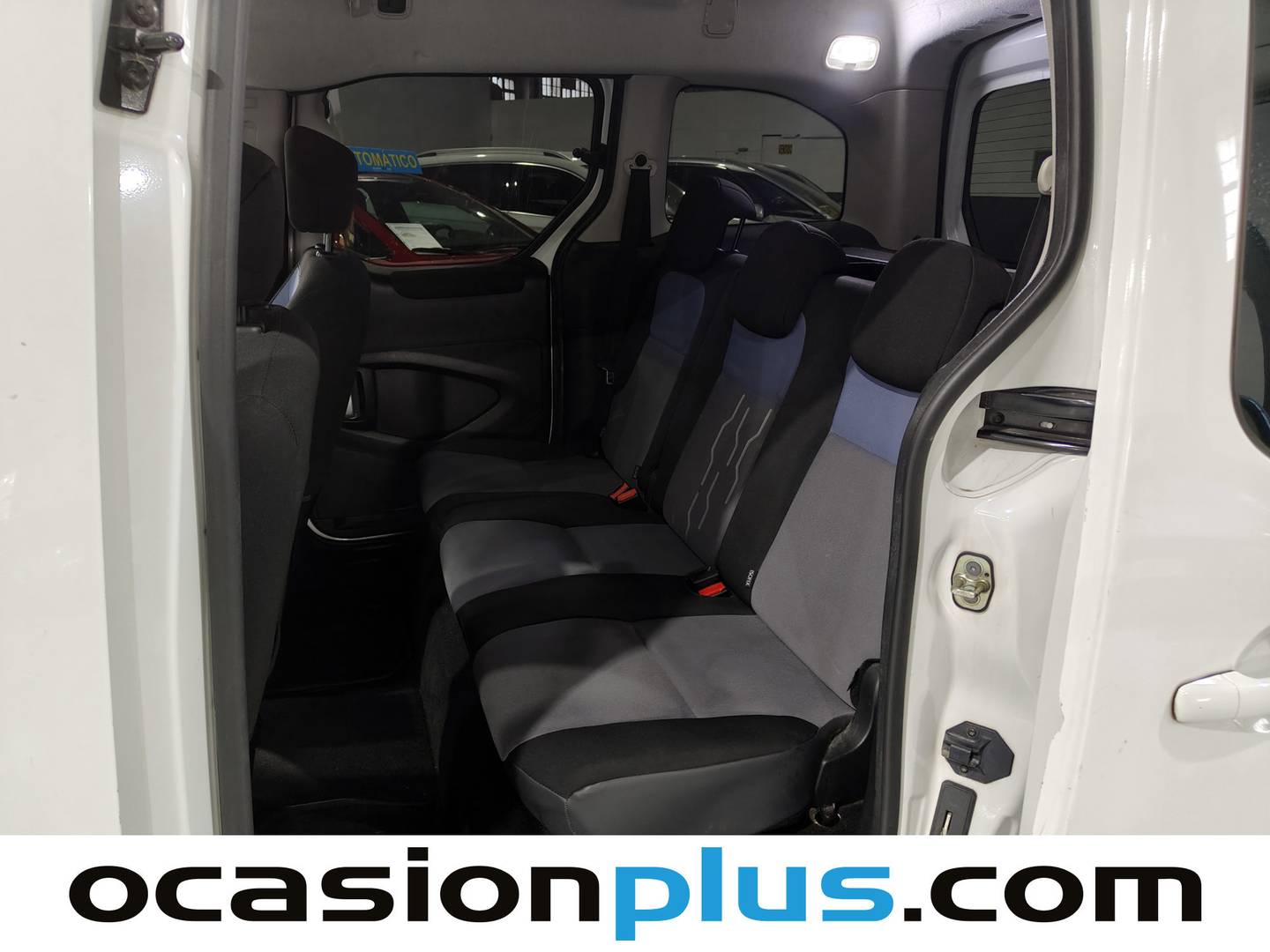 Foto asientos traseros Peugeot Partner Peugeot Partner Tepee 1.6 BlueHDI Active (120 CV)