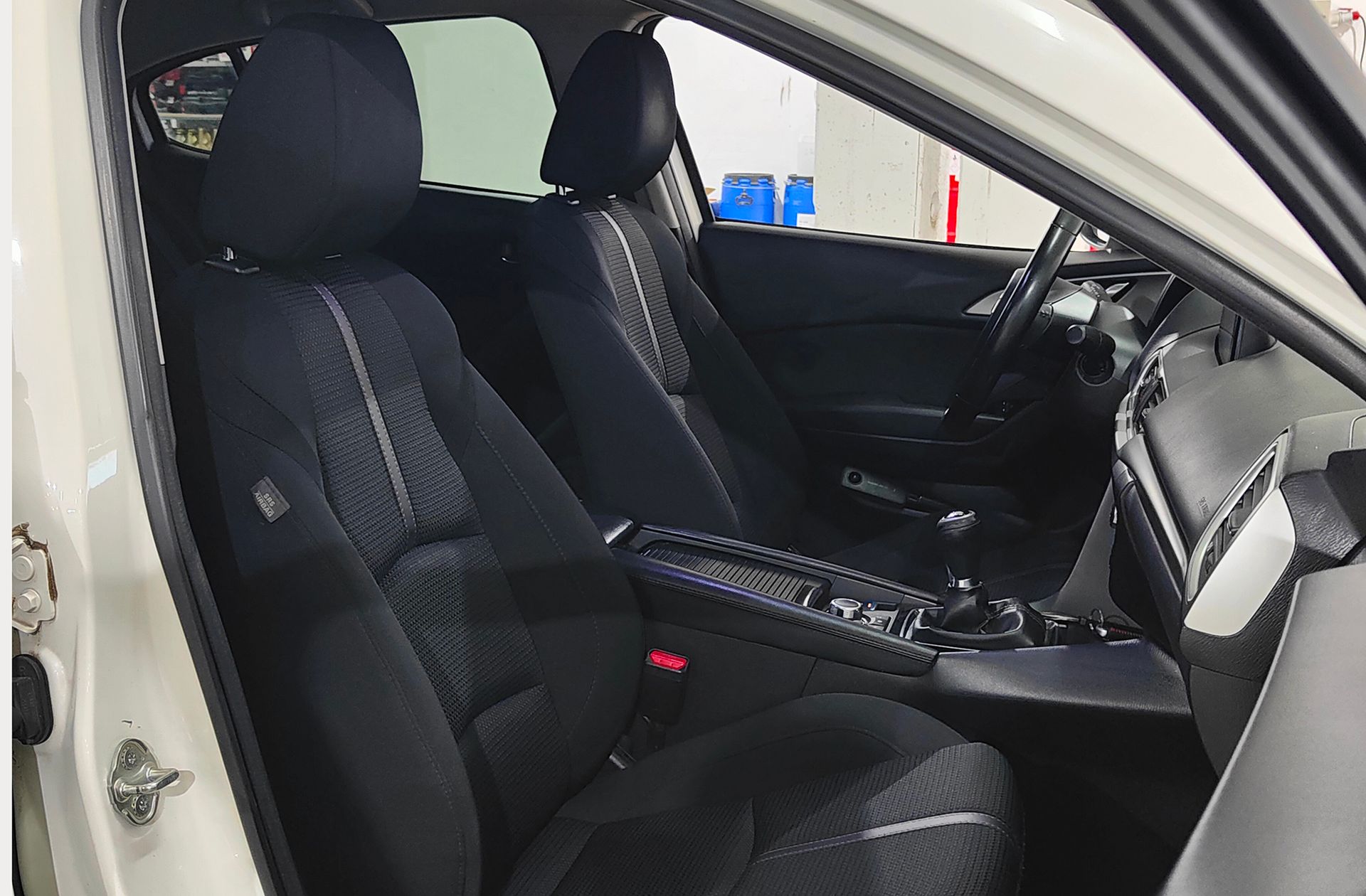 Mazda Mazda3 2.0 GE Black Tech Edition - foto 21