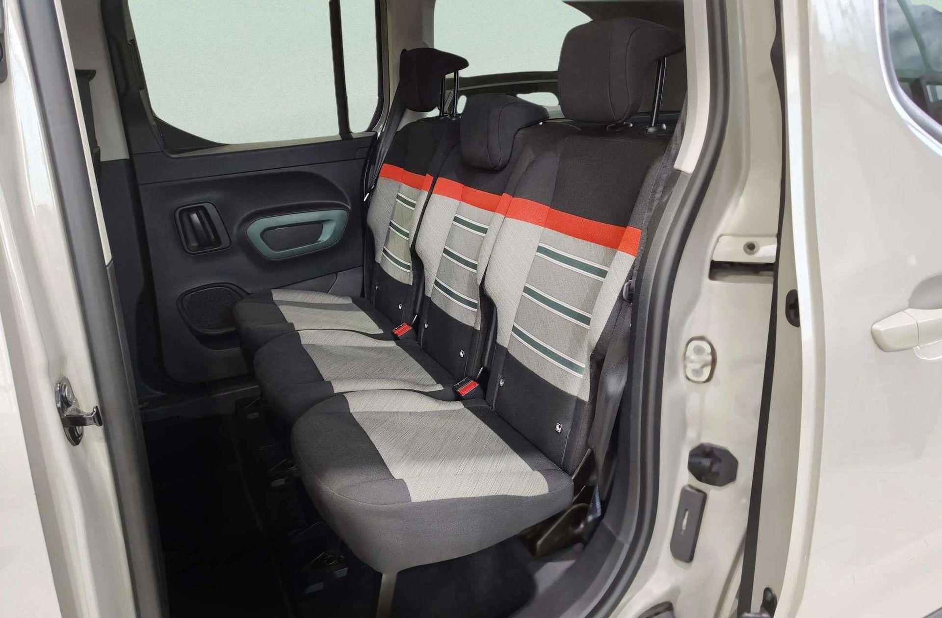 Citroën Berlingo BlueHDi 130 Talla M Shine - foto 11