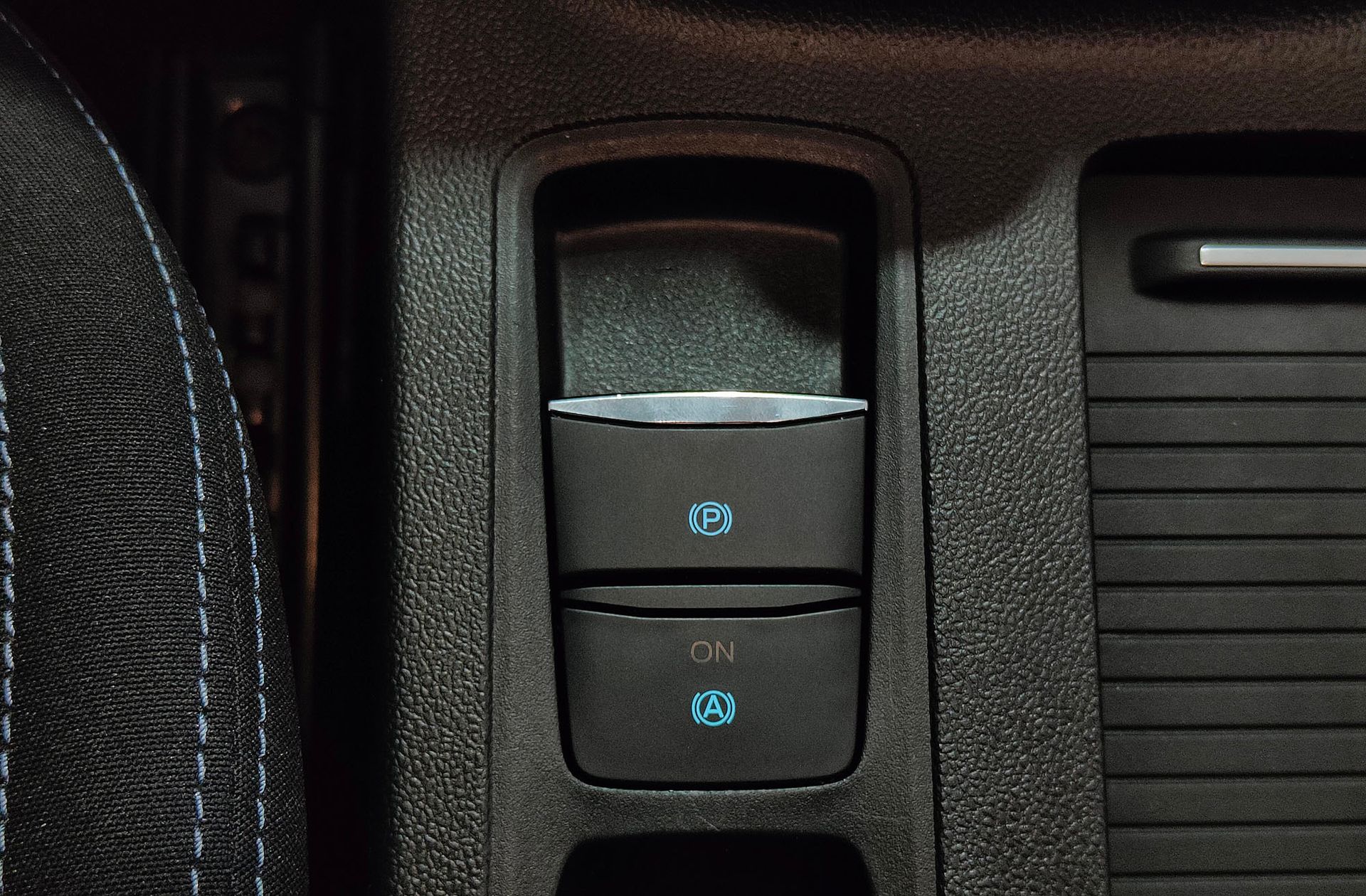 Ford Focus 1.0 EcoBoost Active - foto 32
