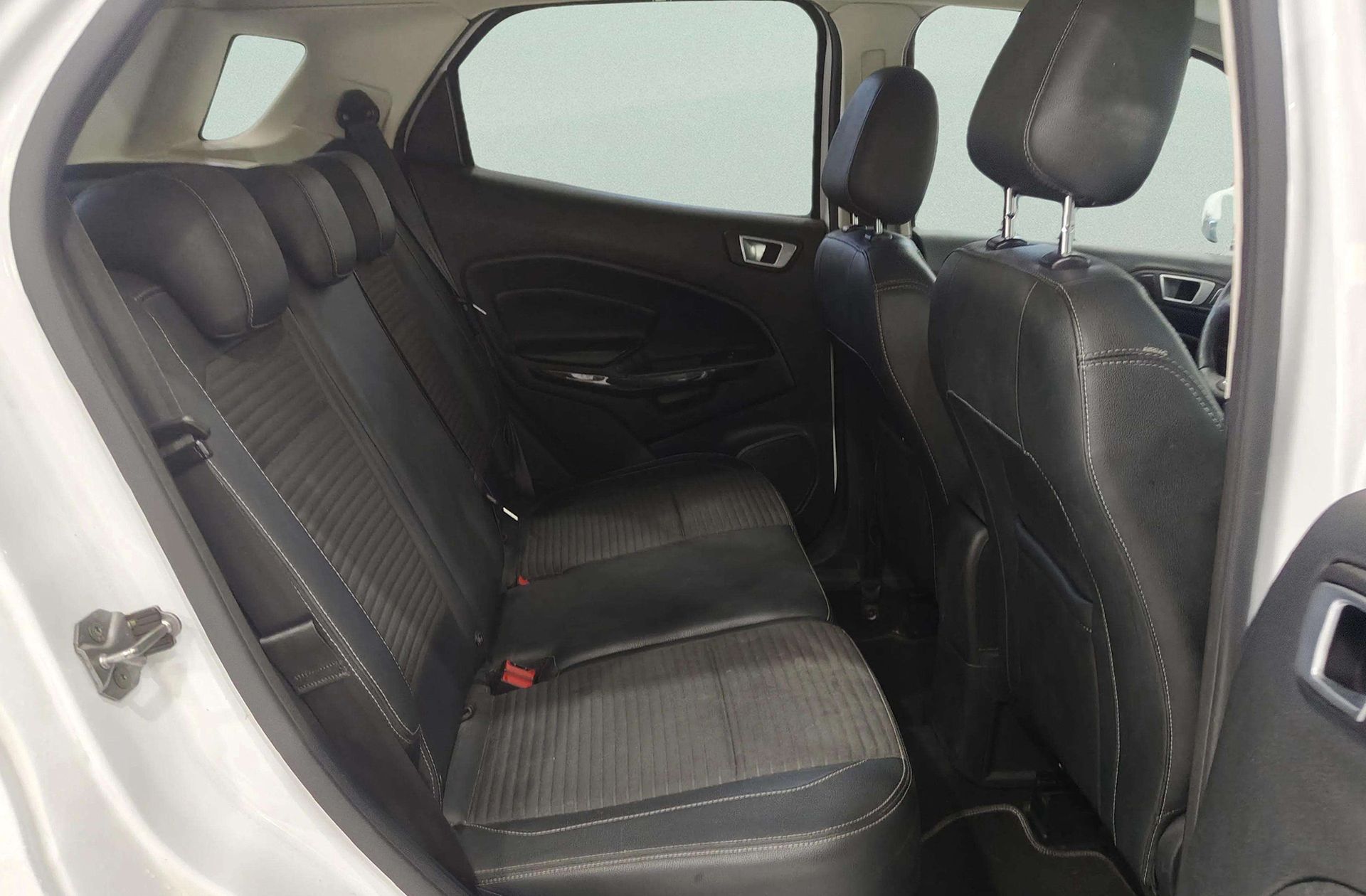 Ford EcoSport 1.0T EcoBoost Titanium - foto 16
