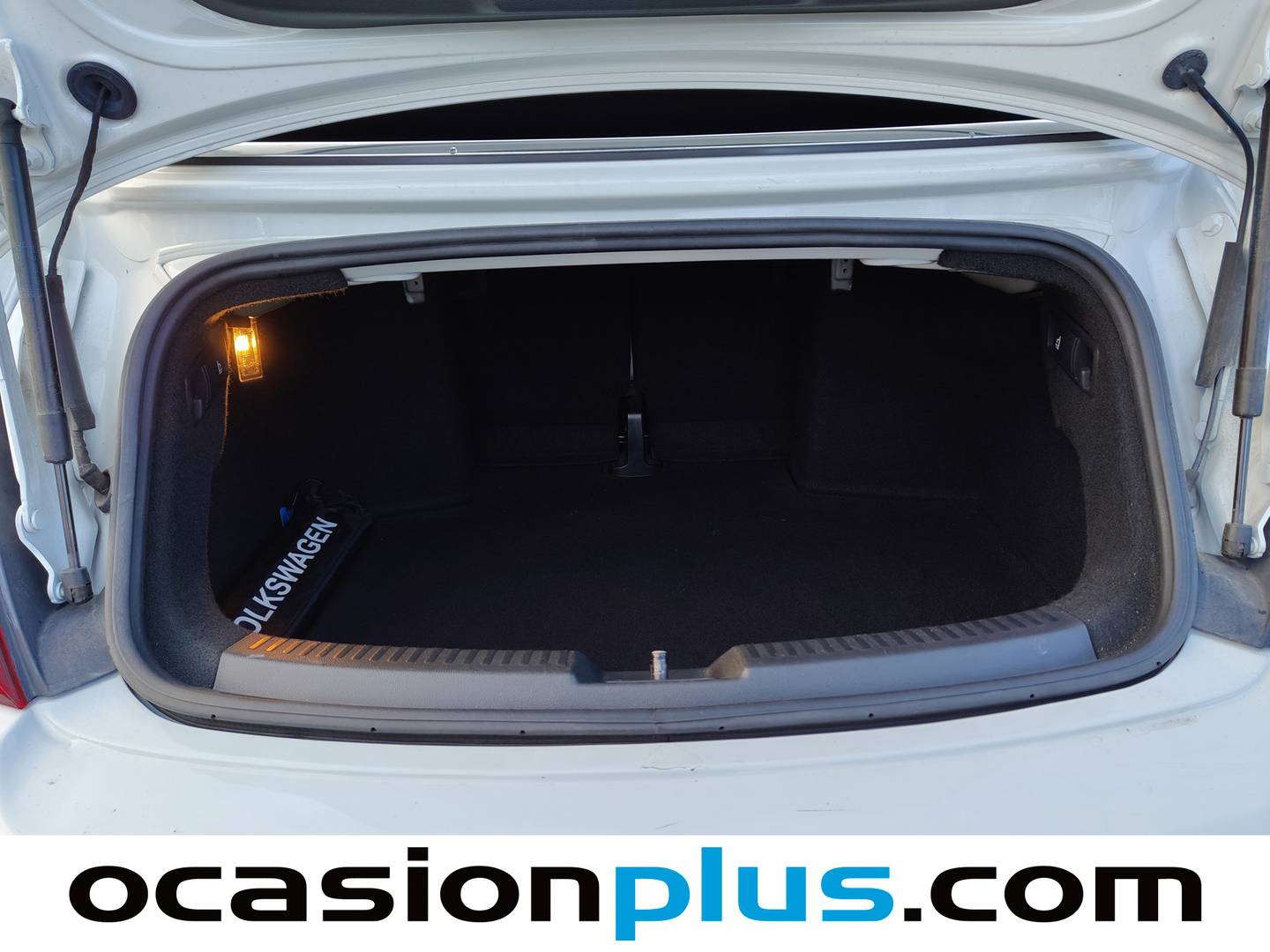 Foto Volkswagen Beetle Volkswagen Beetle Cabrio Cabrio Design 2.0 TDI BMT (110 CV)