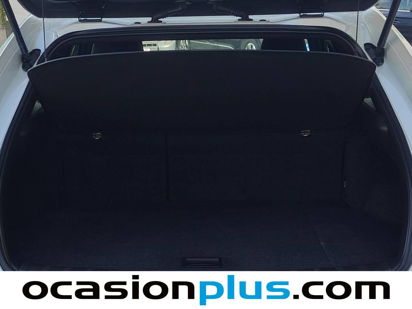 Foto Lexus UX Lexus UX 250h Business 2WD (184 CV)