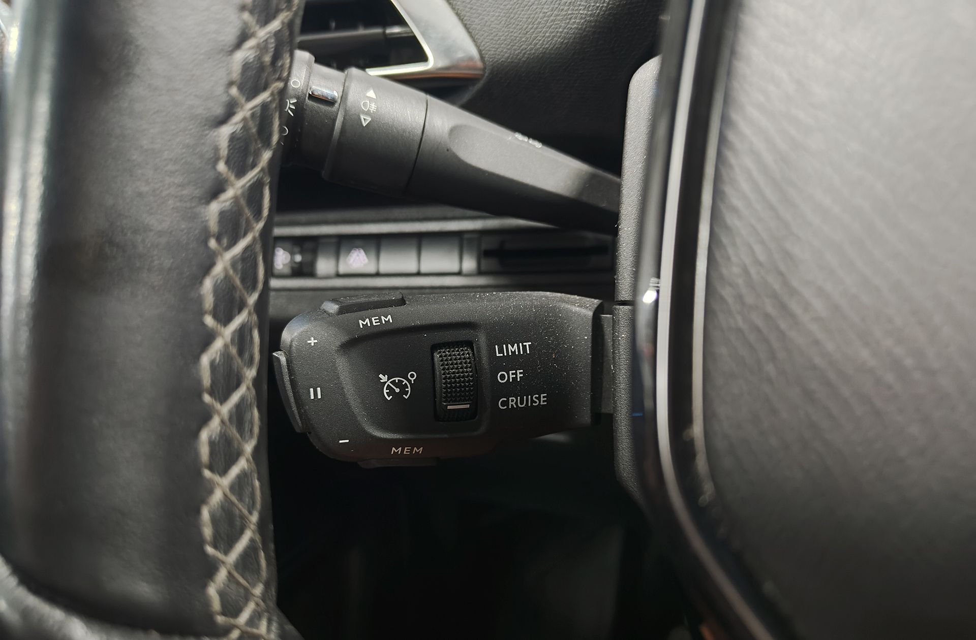Peugeot 3008 PureTech 130 Allure Pack - foto 25
