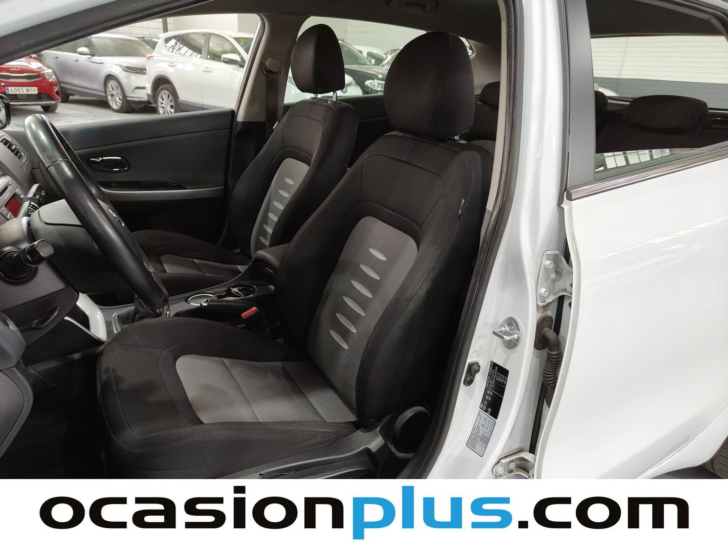 Foto asientos delanteros KIA Ceed KIA Ceed 1.4 CVVT Drive (100 CV)