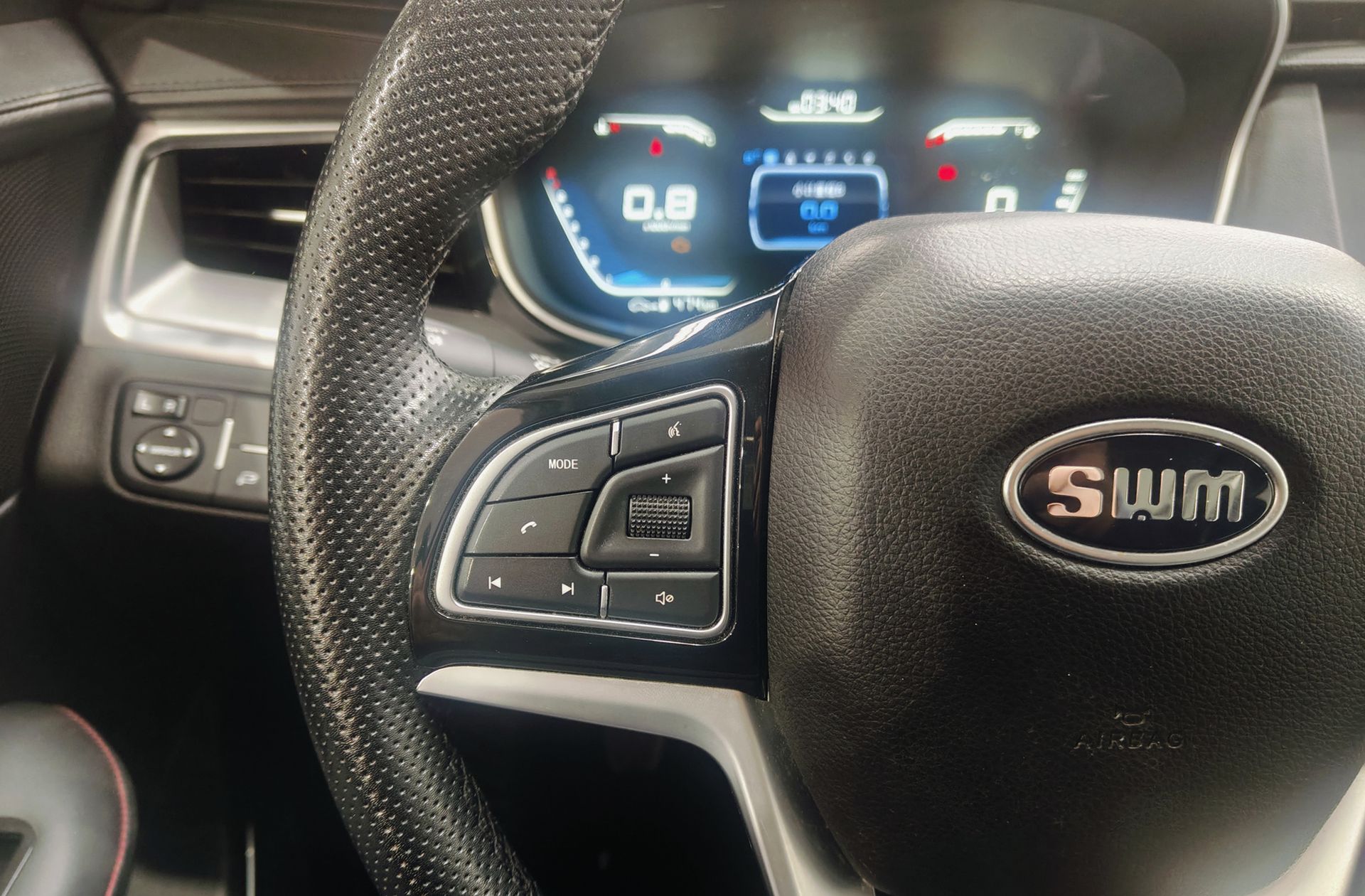 SWM G01 1.5T Luxury - foto 23