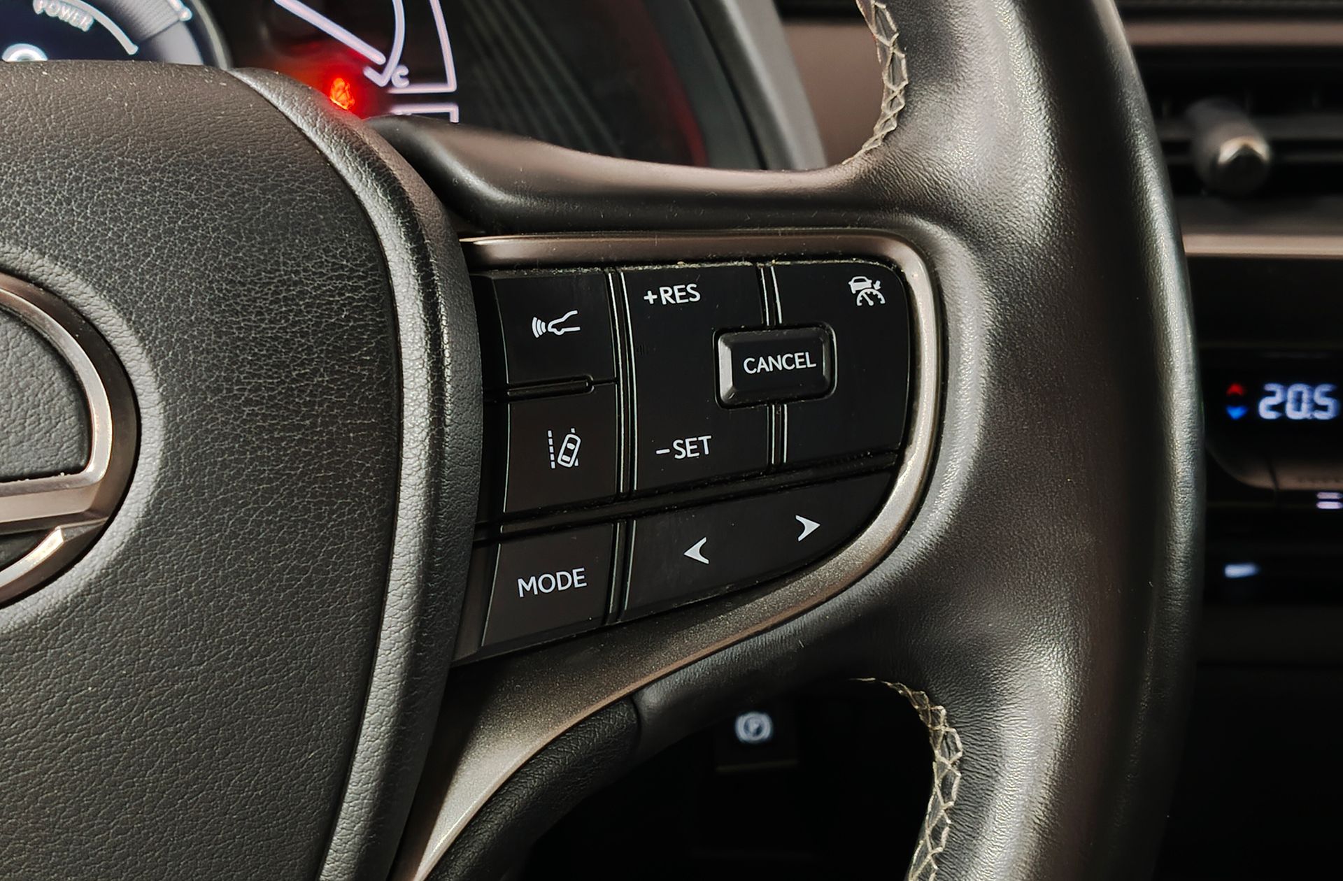 Lexus UX 250h Business 2WD - foto 25