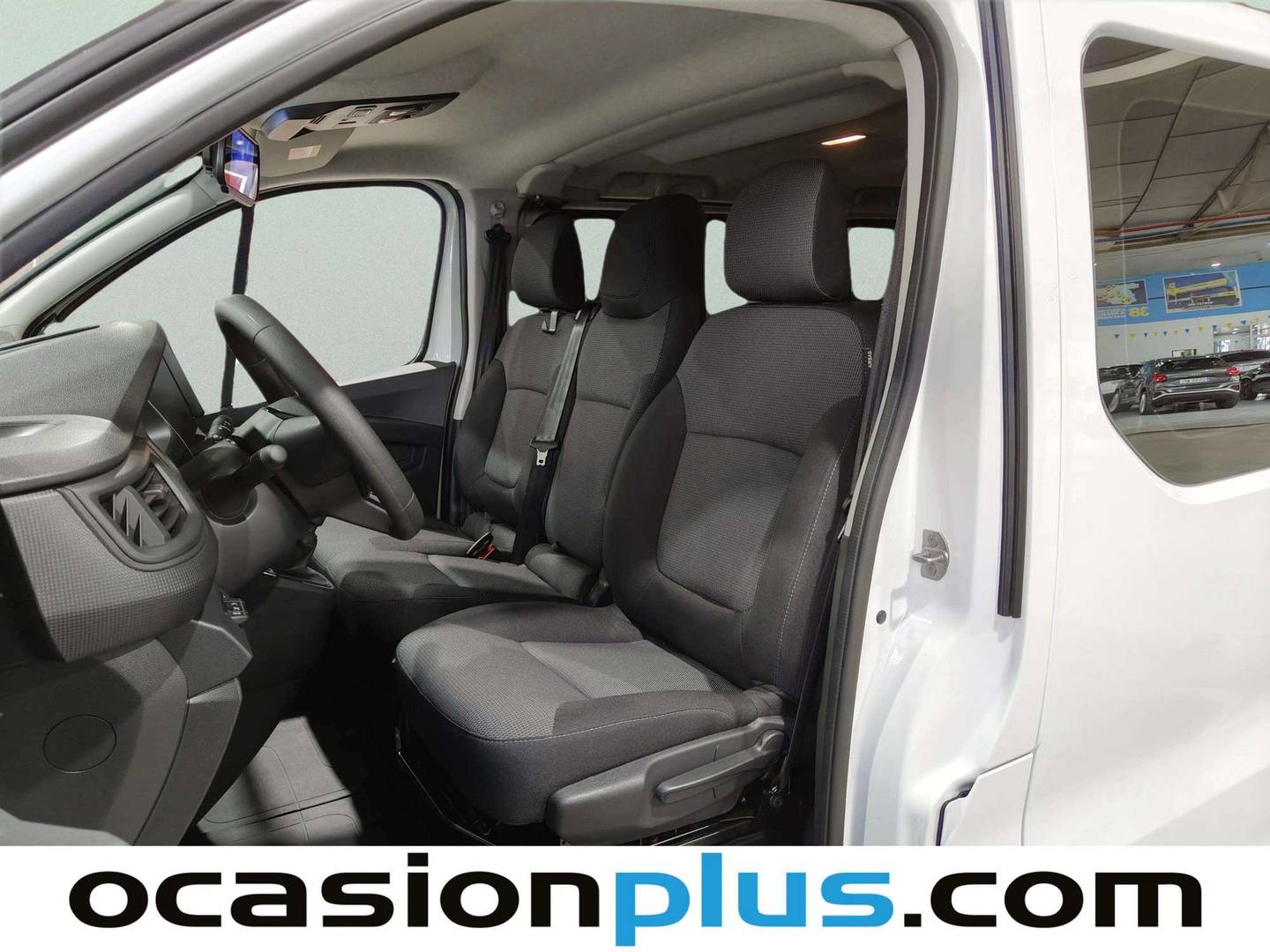 Foto asientos traseros Nissan Primastar Nissan Primastar 2.0 dCi Acenta L2H1 1T (150 CV) 9 Plazas