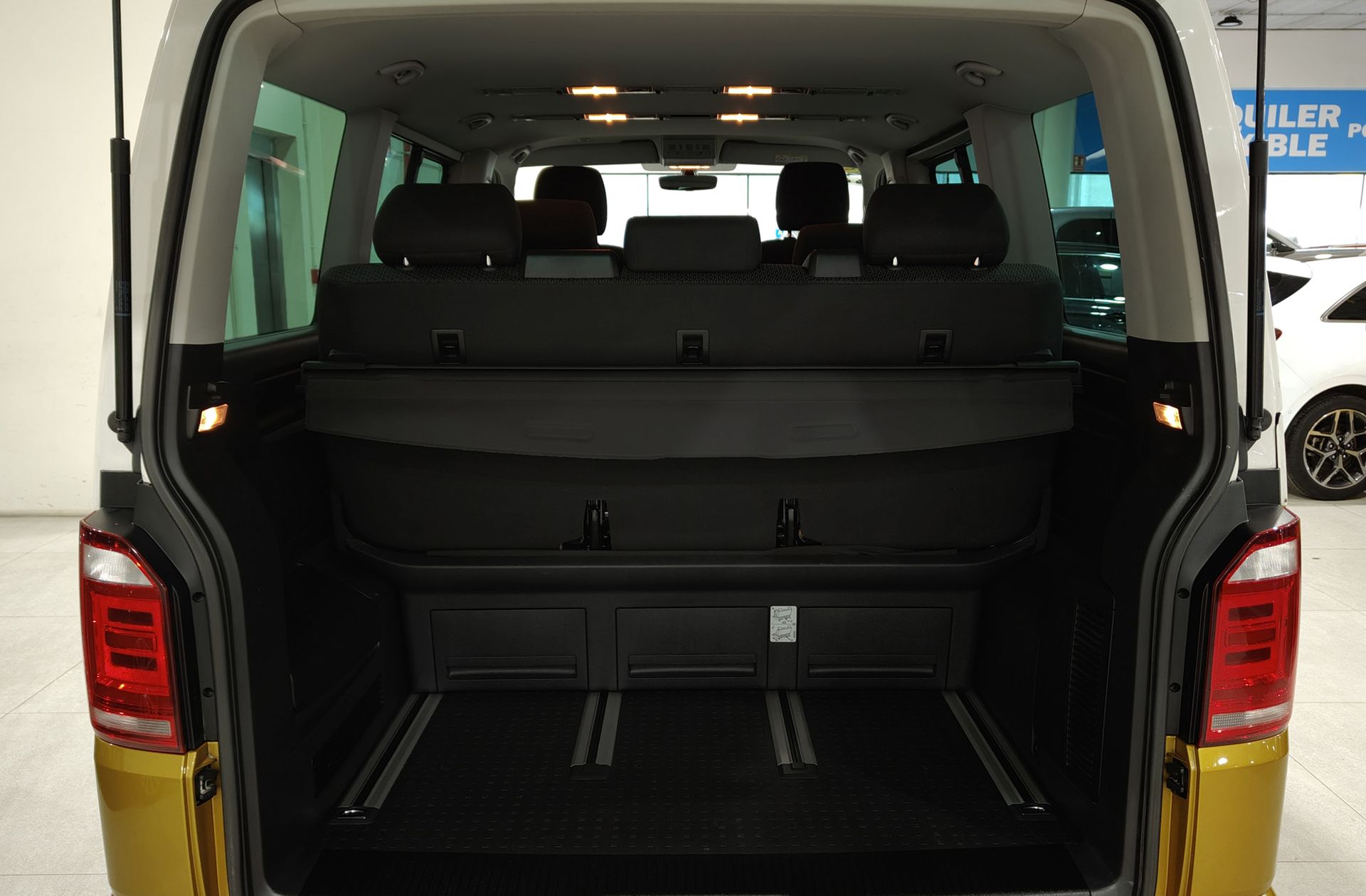 Volkswagen Multivan Outdoor Corto 2.0 TDI BMT DSG 7 plazas - foto 17