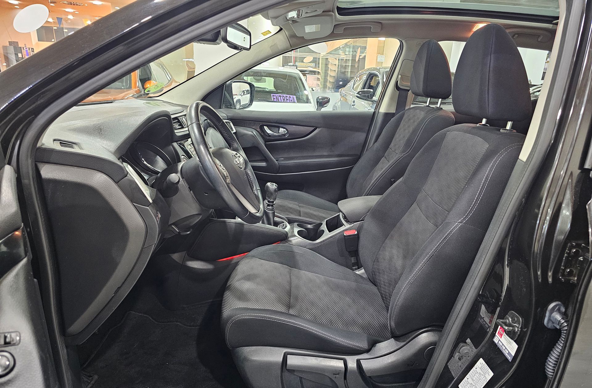 Nissan Qashqai 1.6 dCi N-Connecta 4x2 - foto 11