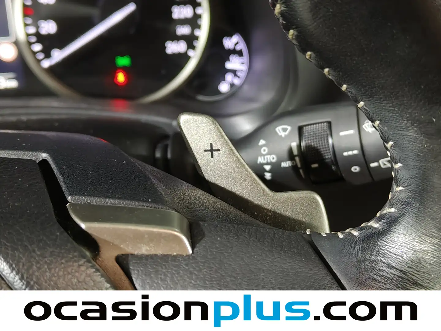 Foto Lexus NX Lexus NX 300h Business 2WD (197 CV)