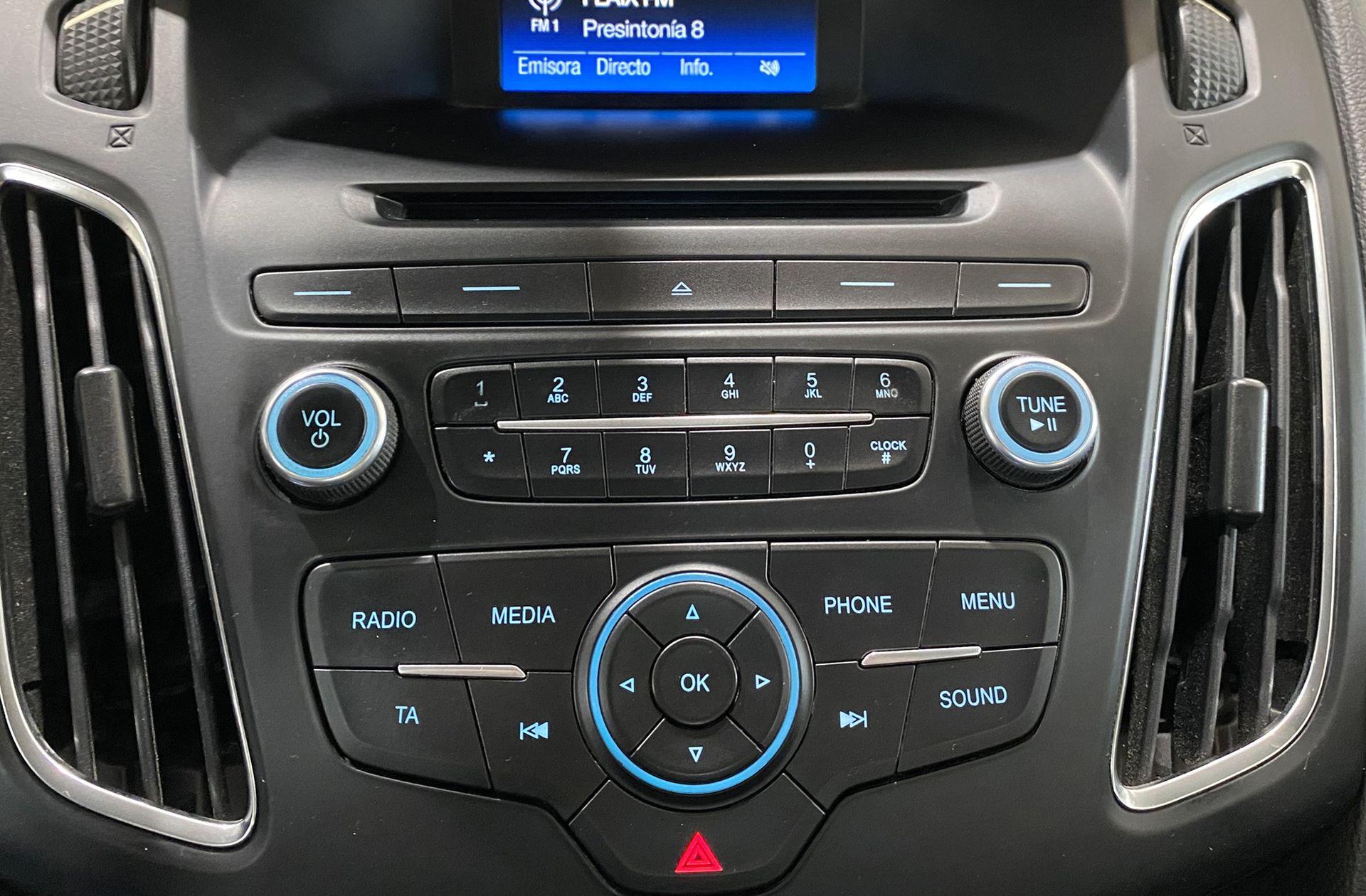 Ford Focus 1.0 EcoBoost Trend+ - foto 24