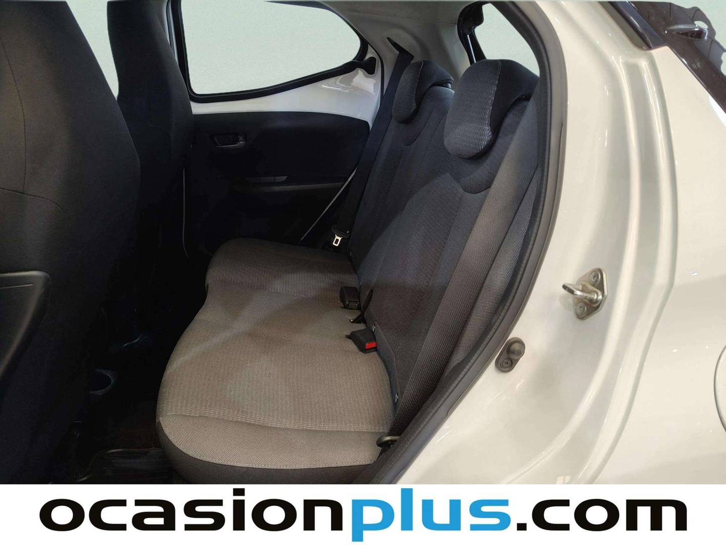 Foto asientos traseros Toyota Aygo Toyota Aygo 1.0 70 x-play (72 CV)