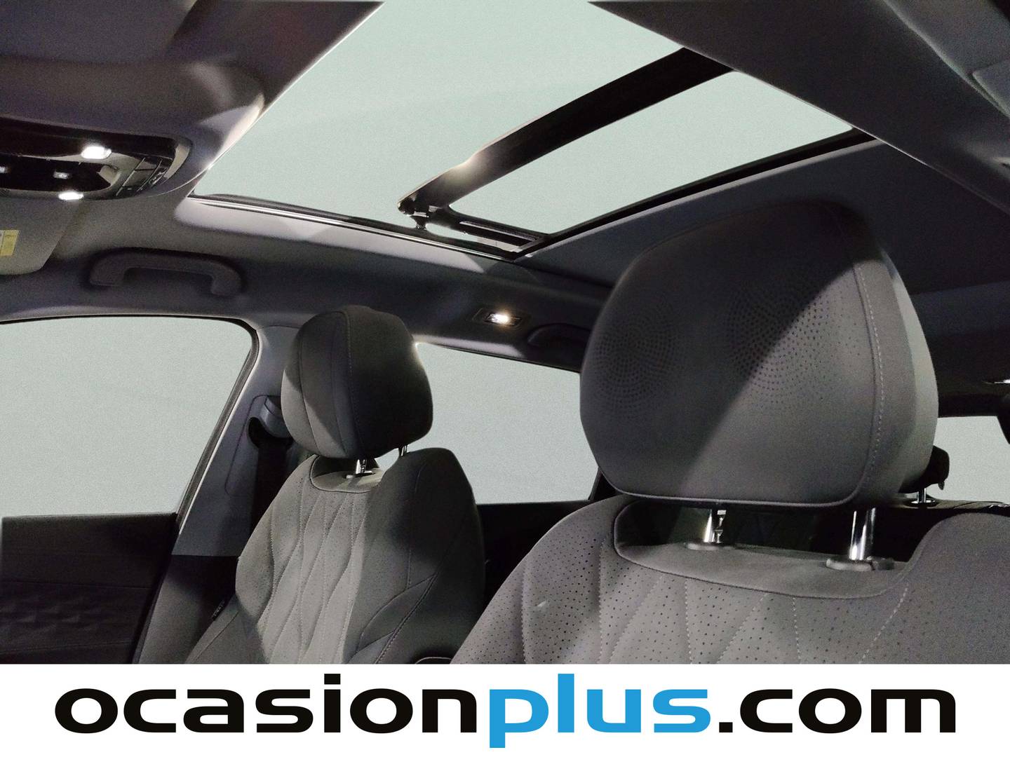 Extras y acabados del EBRO S800 EBRO S800 1.6 TGDI Luxury DCT (147 CV) 7 Plazas