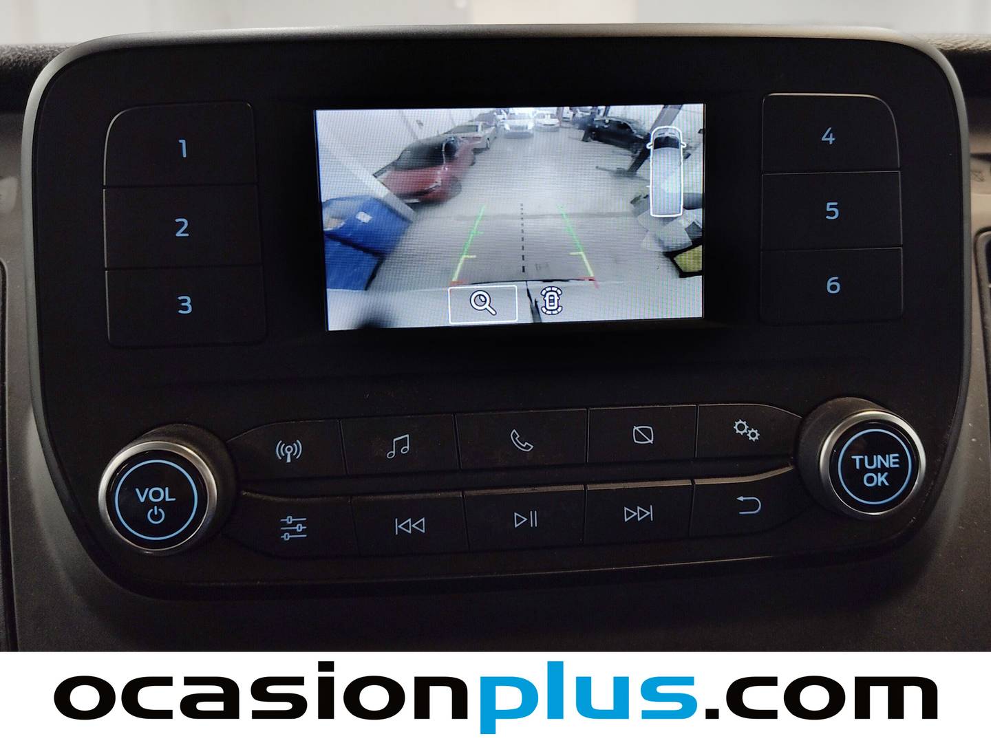Extras y acabados del Ford Transit Ford Transit Furgon 350 L3H2 Trend (130 CV)