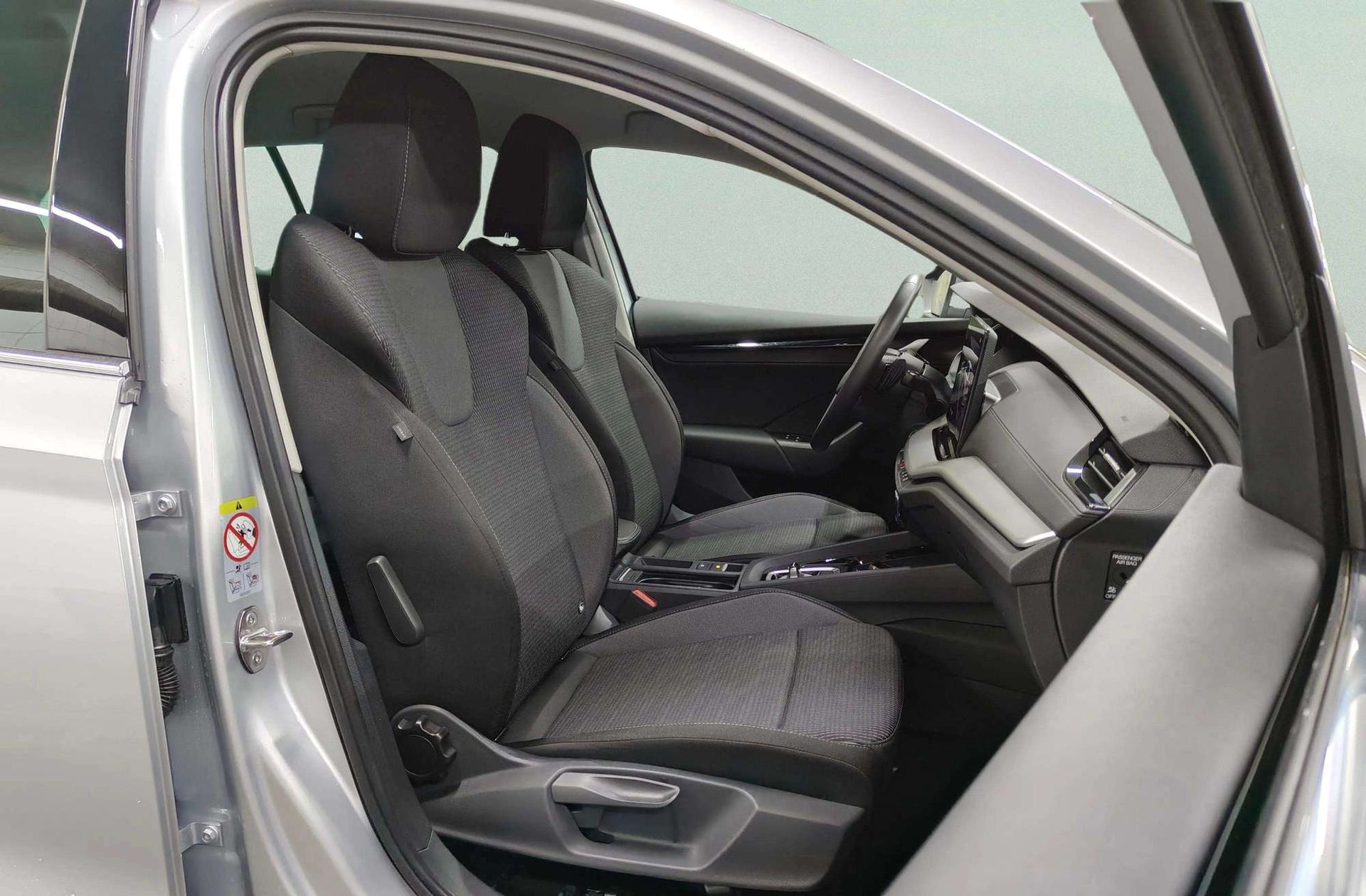 Škoda Octavia Combi 1.5 TSI m-HEV Selection DSG - foto 20