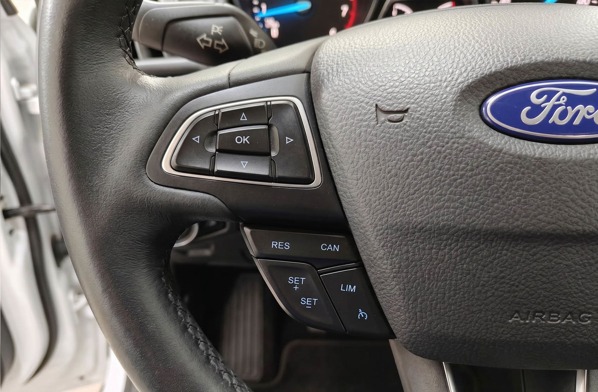 Ford Kuga 1.5 EcoBoost Trend+ 4x2 - foto 24