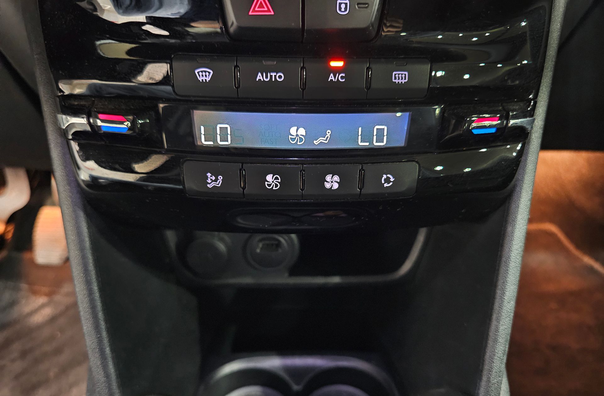 Peugeot 208 BlueHDi 100 Tech Edition - foto 30