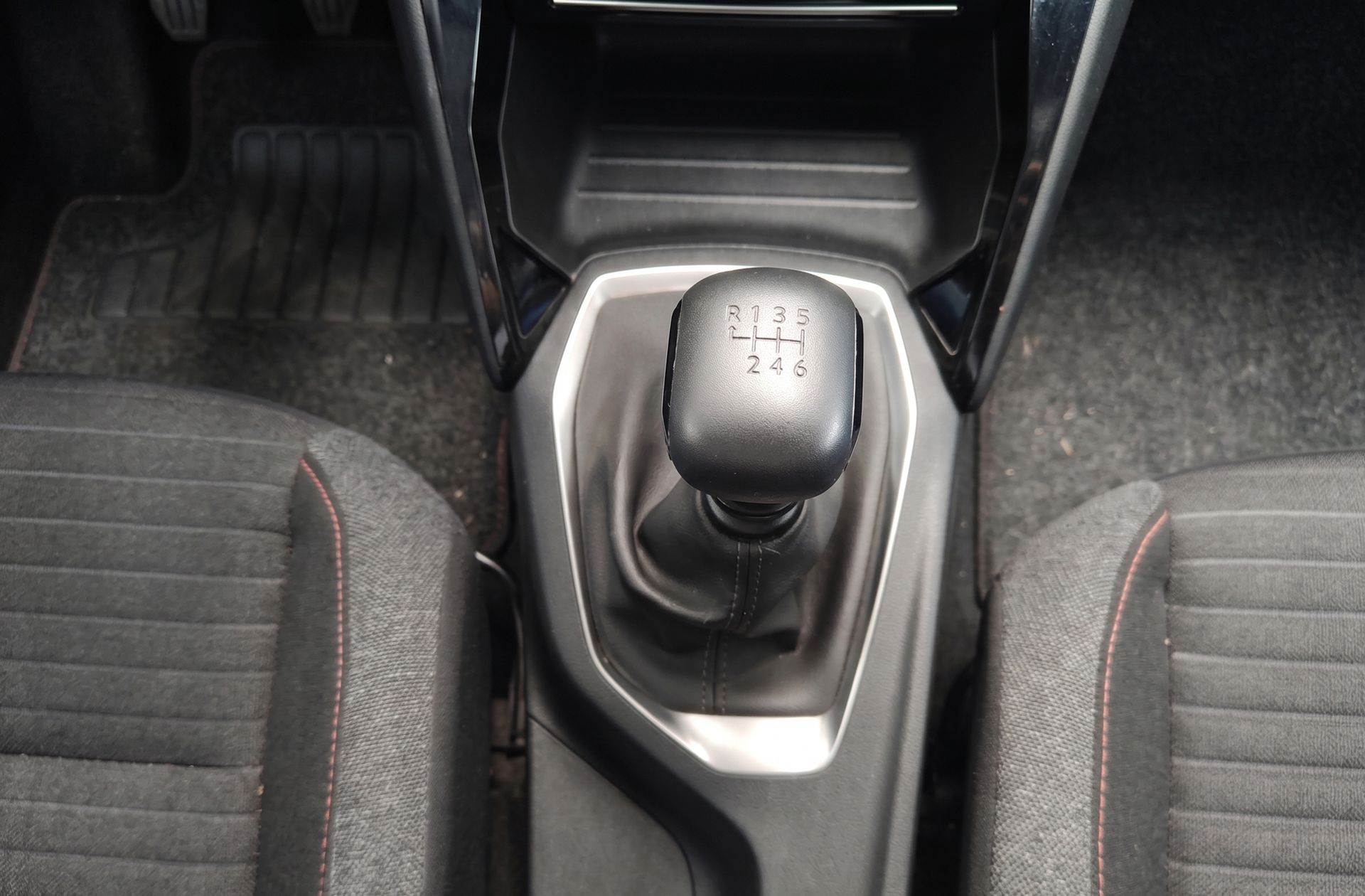 Peugeot 208 PureTech 100 Active Pack - foto 5