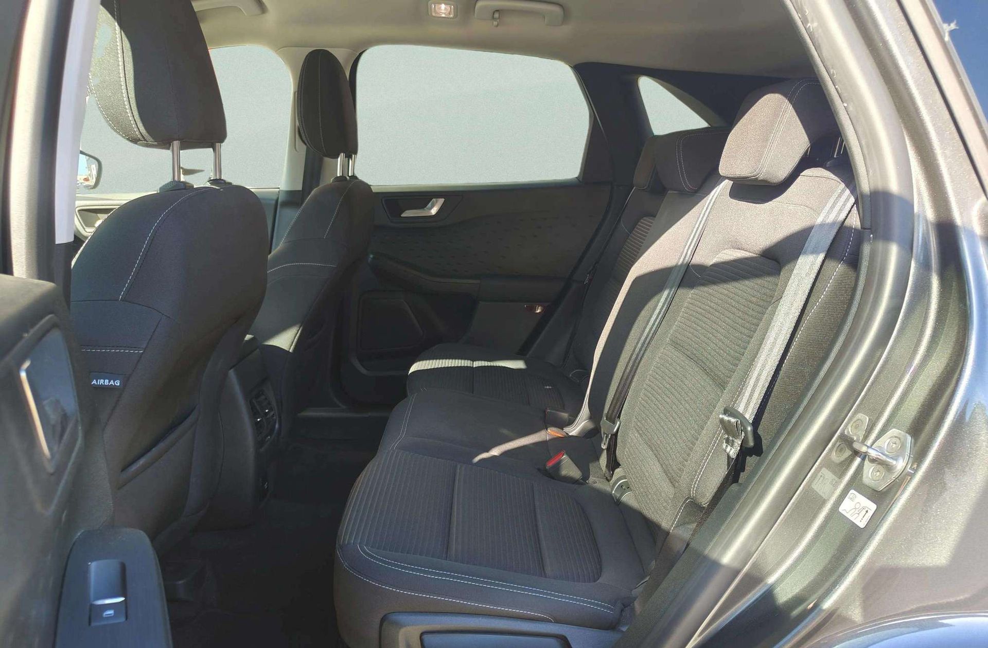 Ford Kuga 2.0 EcoBlue MHEV Titanium - foto 13