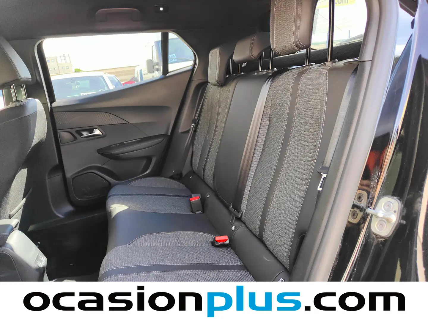 Foto Peugeot 2008 Peugeot 2008 Allure Hybrid eDCS6 (136 CV)