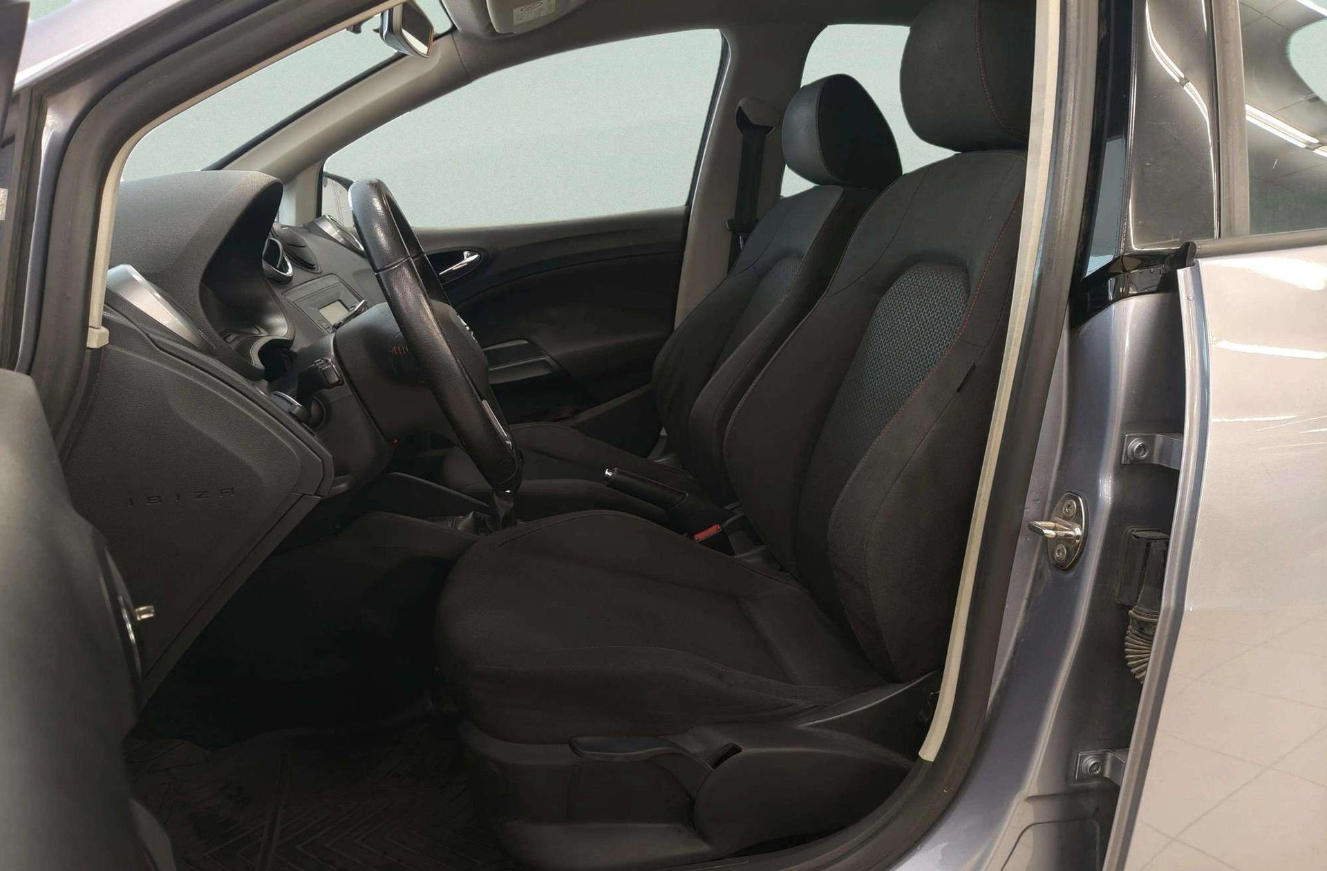 SEAT Ibiza 1.4 TDI FR - foto 9