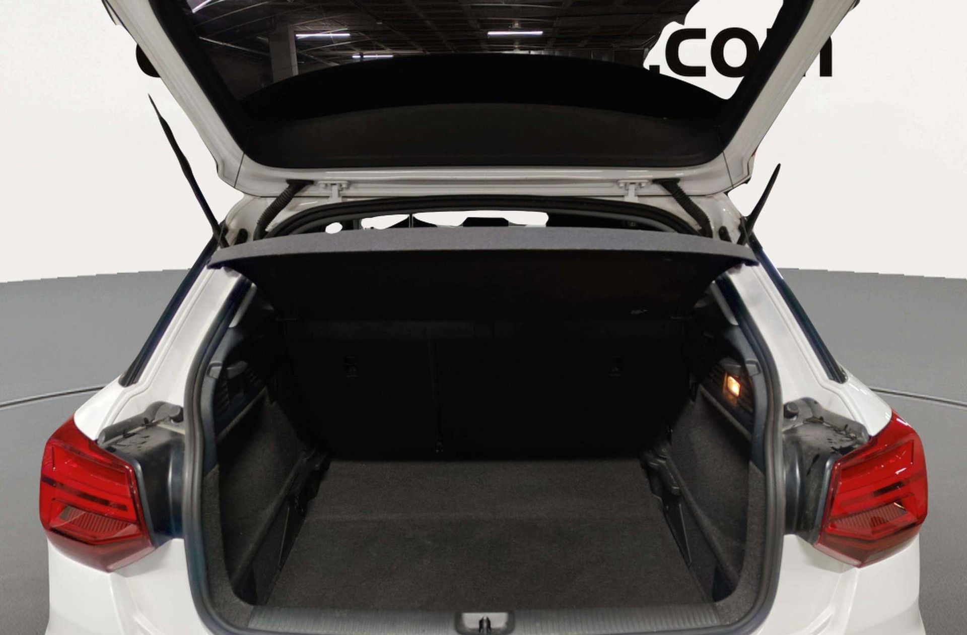 Audi Q2 Advanced 30 TFSI - foto 17