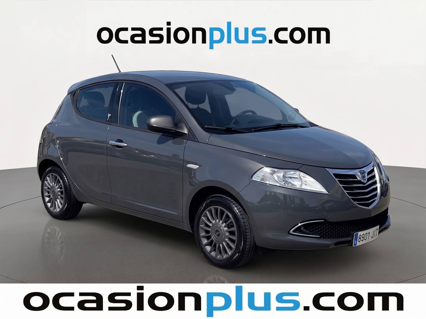 Foto delantera Lancia Ypsilon Lancia Ypsilon 1.2 Silver Evo II (69 CV) derecha
