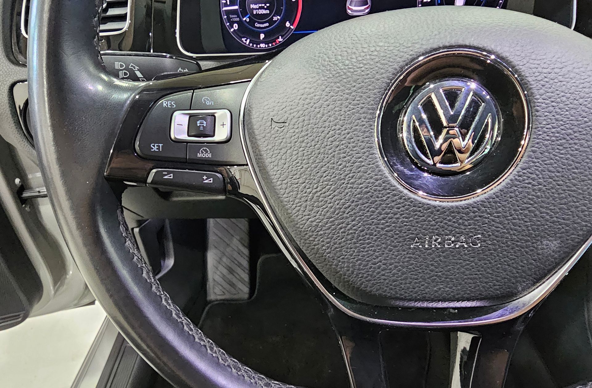 Volkswagen Golf Sport 2.0 TDI DSG - foto 28