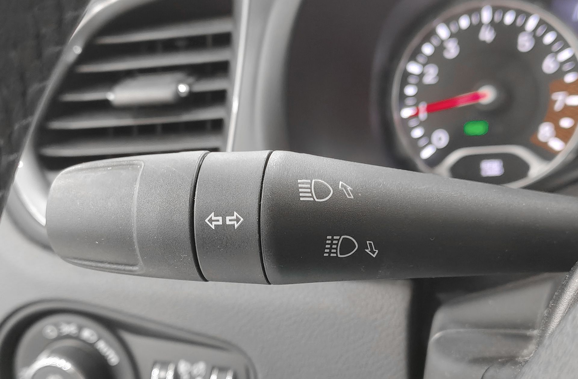 Jeep Renegade eHybrid 1.5 Limited ATX - foto 23