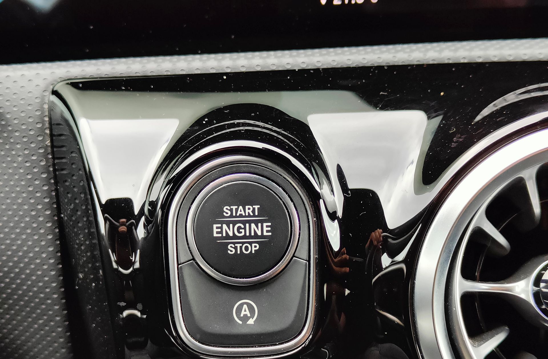 Mercedes-Benz CLA 200 Pack AMG - foto 34