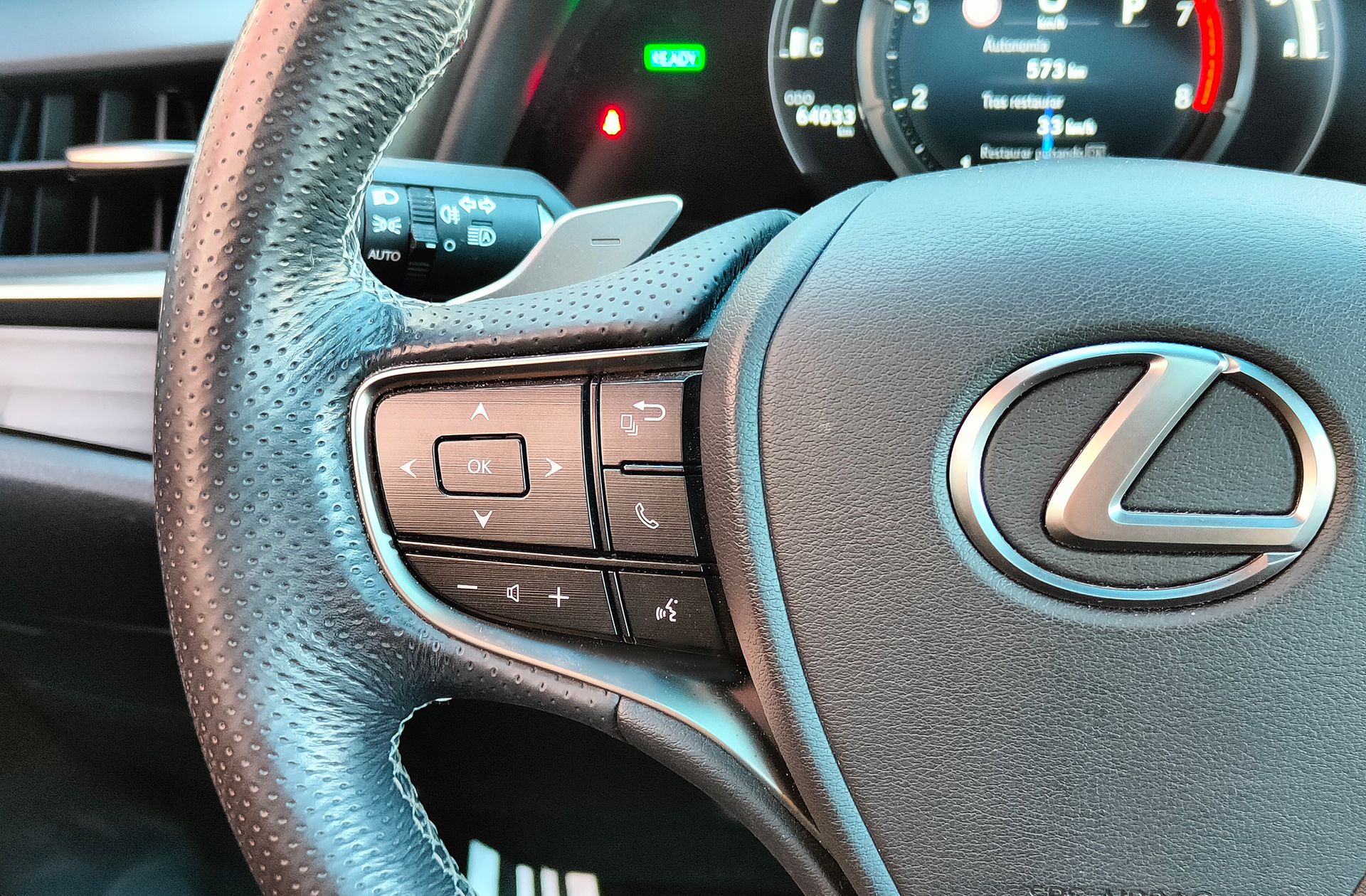 Lexus ES 300h F Sport - foto 28