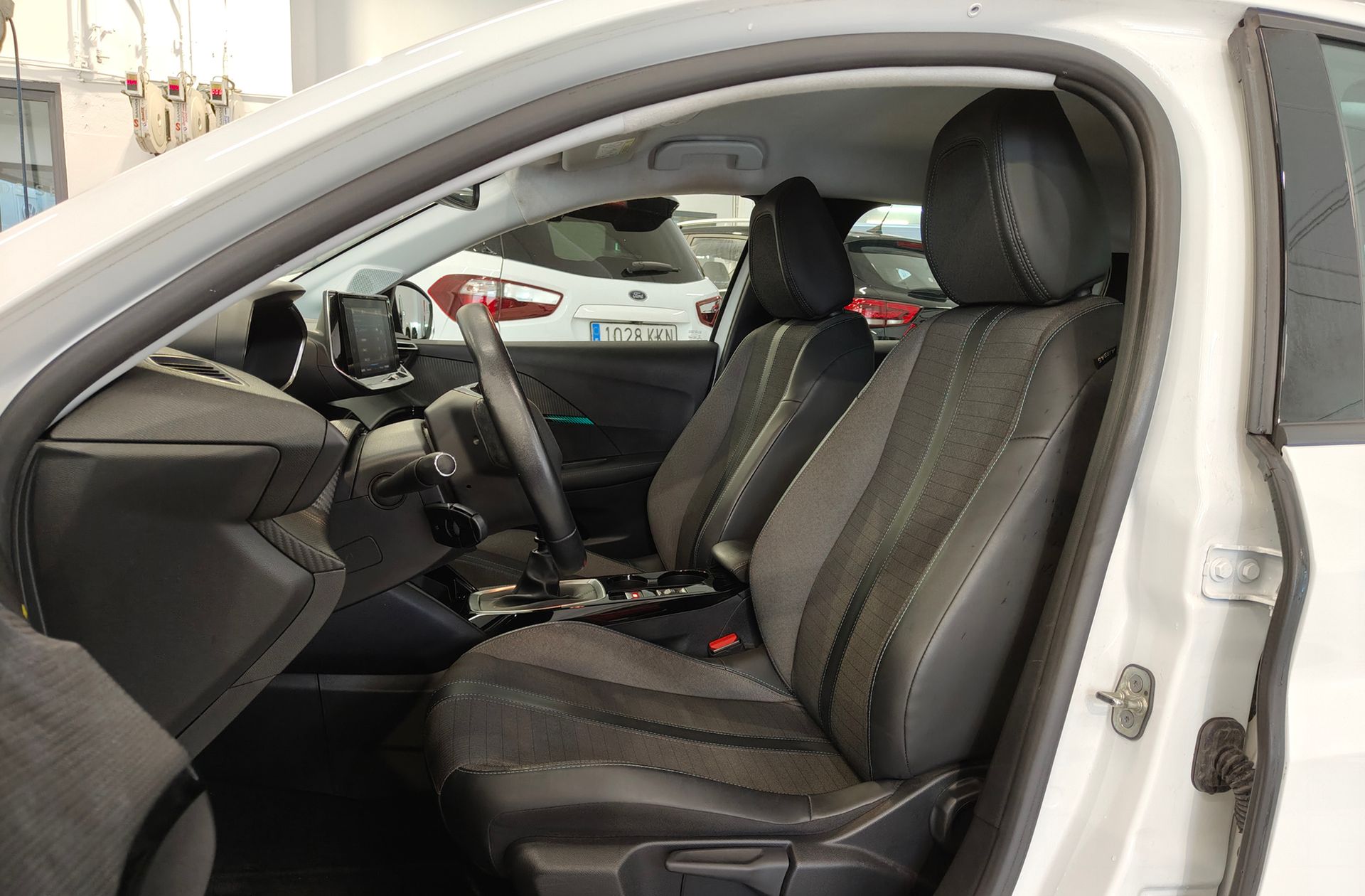 Peugeot 208 BlueHDi 100 Allure - foto 10