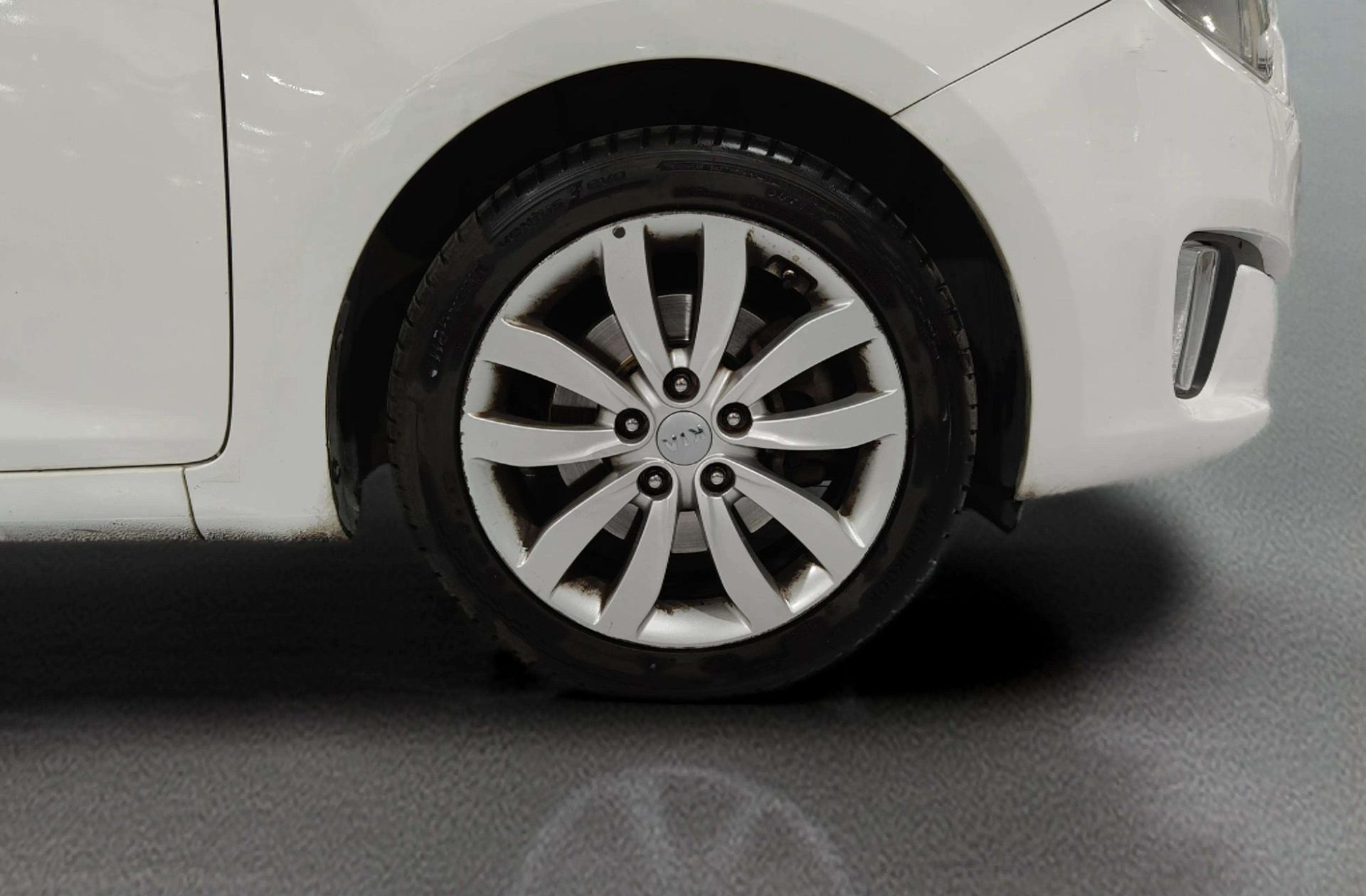 Kia Carens 1.6 GDi Uefa Euro 2016 Eco-Dynamics - foto 36