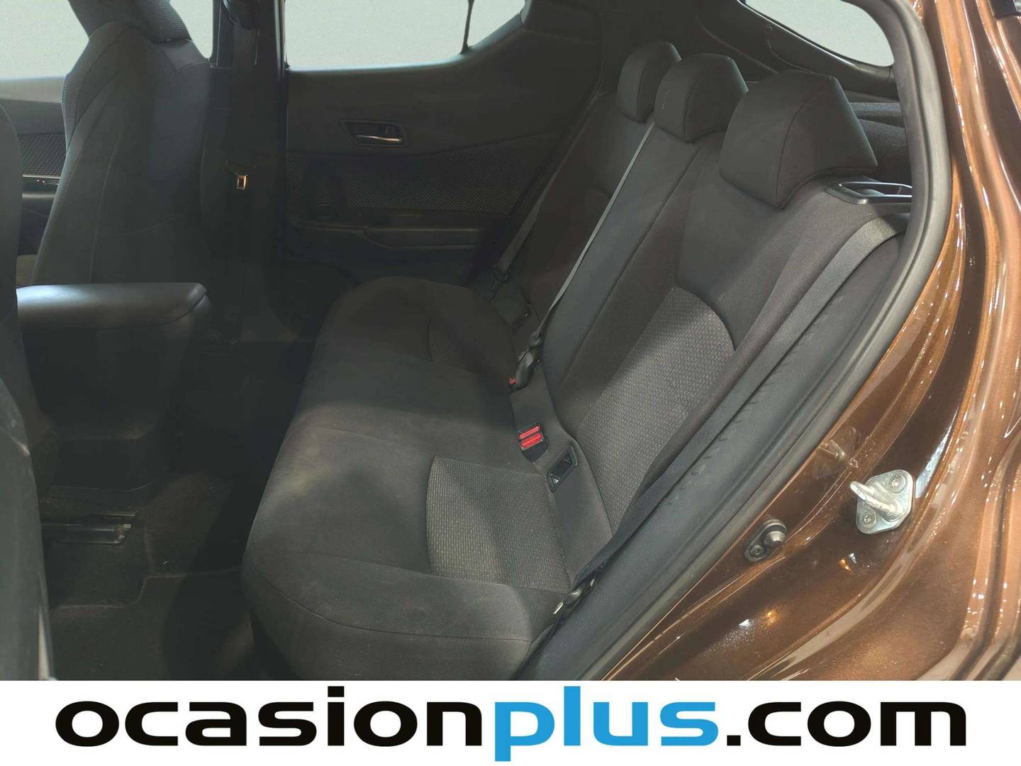 Foto Toyota C-HR Toyota C-HR 1.8 125H Advance (122 CV)