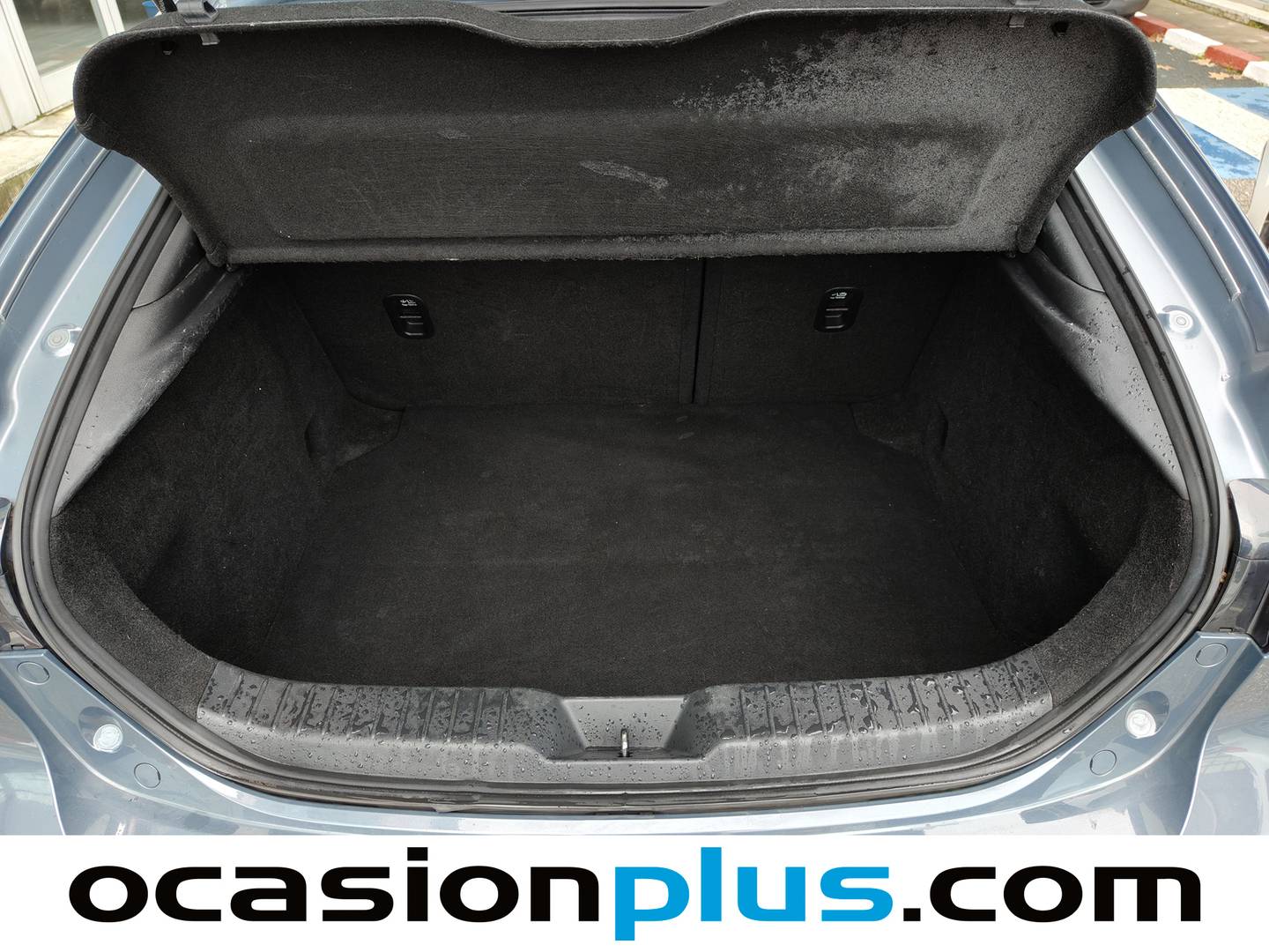 Fotos maletero Mazda Mazda3 Mazda Mazda 3 2.0 Skyactiv-G Evolution (122 CV)