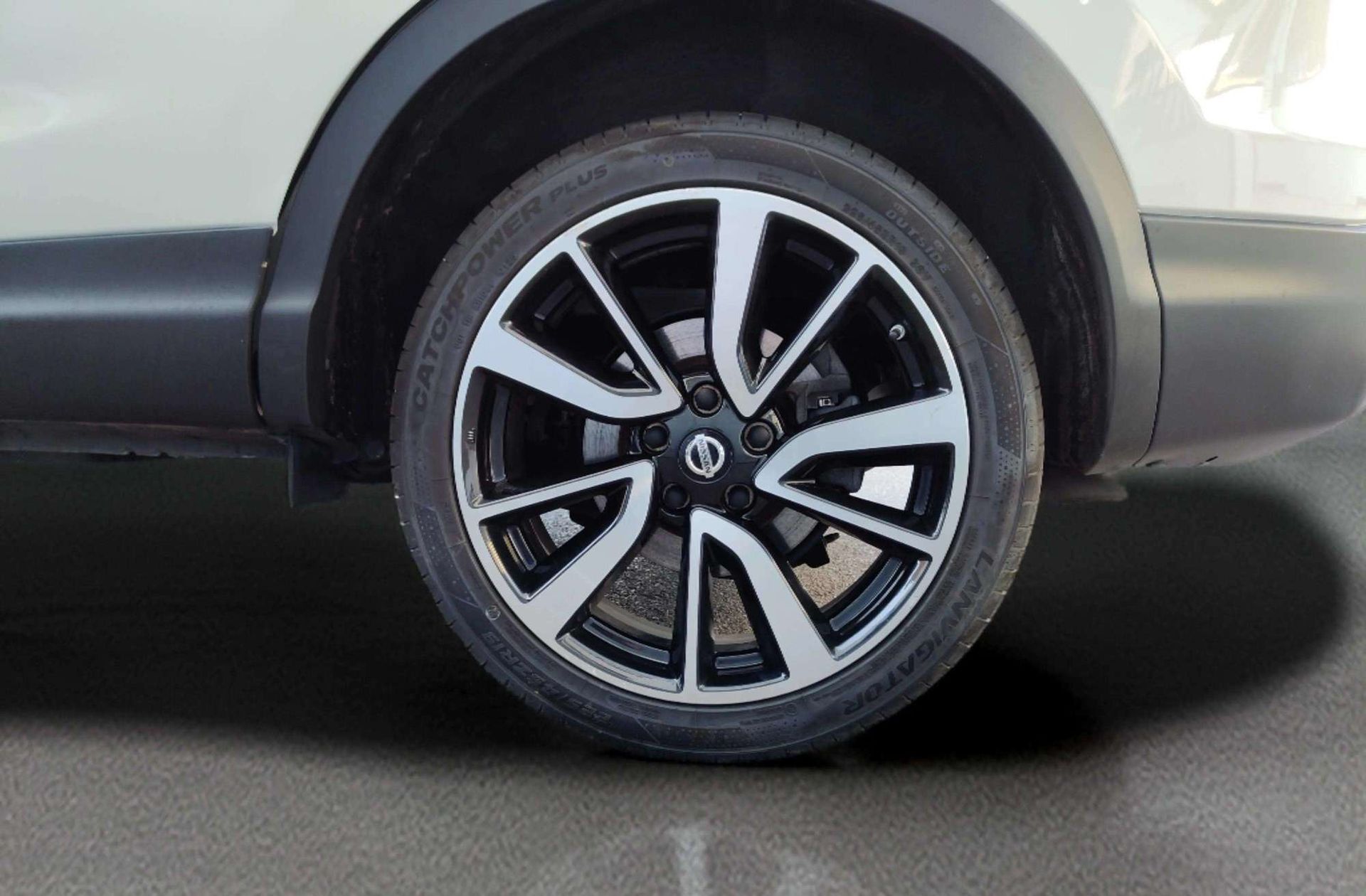 Nissan Qashqai 1.6 dCi Tekna Premium 4x2 XTronic - foto 41