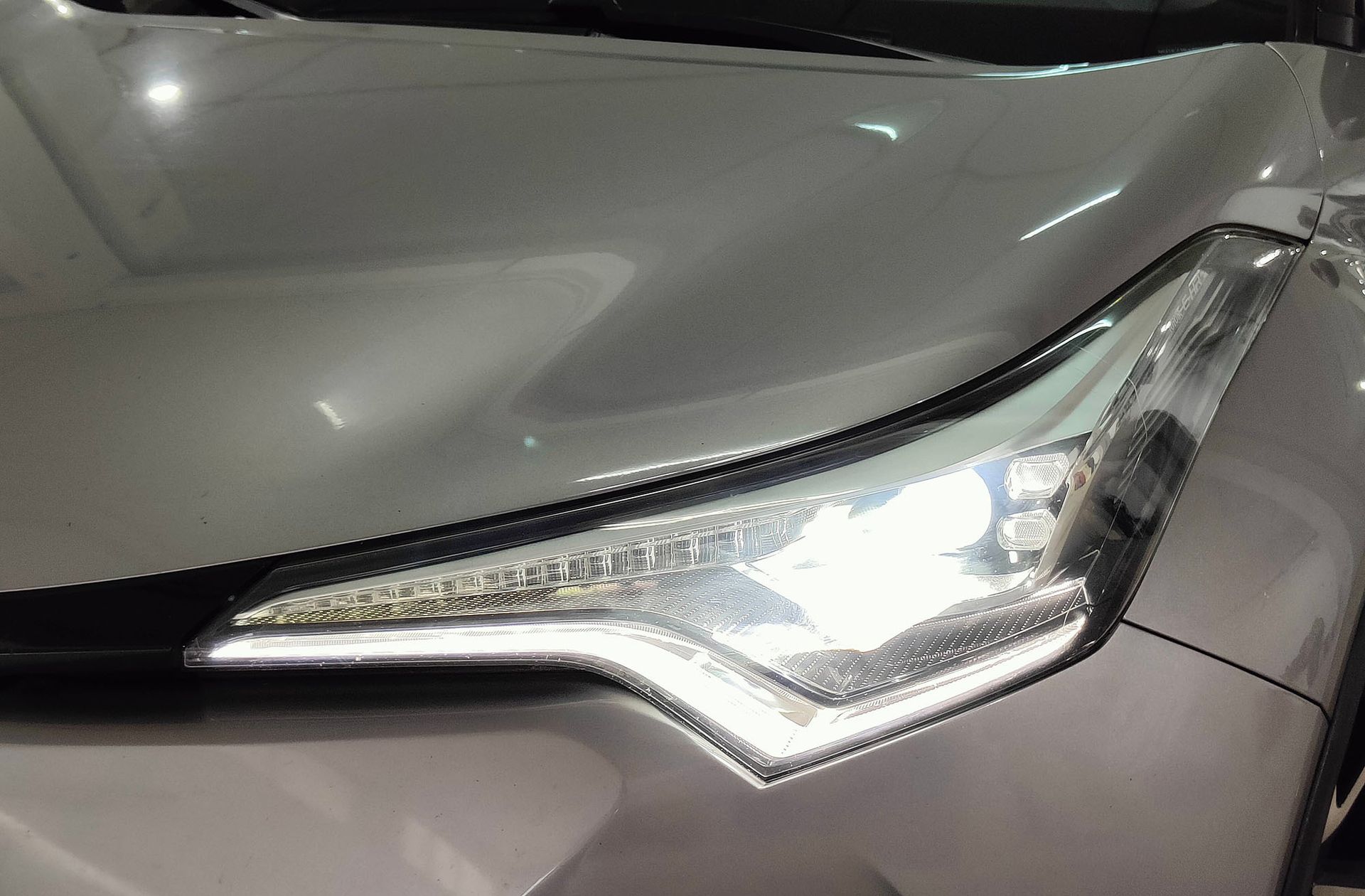 Toyota C-HR 1.8 125H Dynamic Plus - foto 17