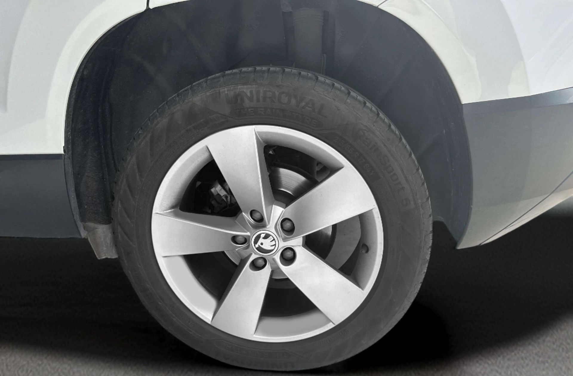 Škoda Karoq 1.6 TDI Like - foto 36