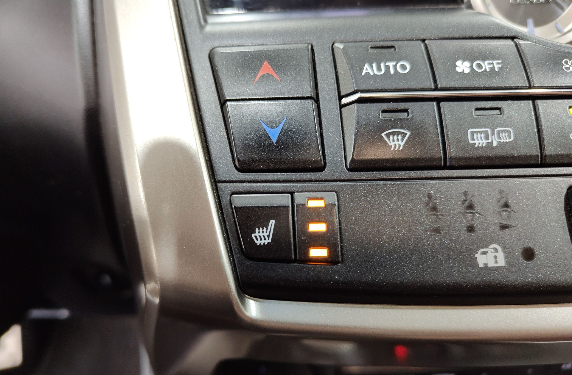 Lexus NX 300h F Sport 4WD Navibox - foto 9