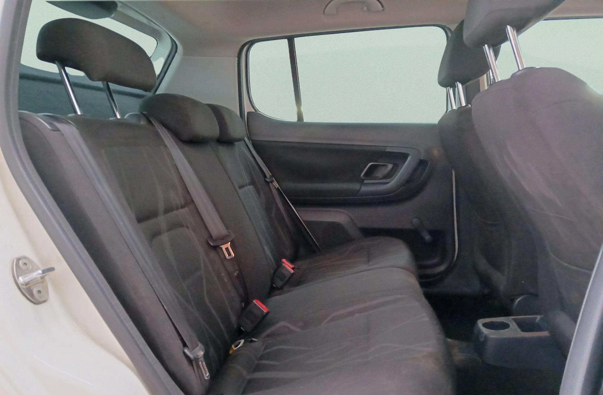 Škoda Fabia 1.6 TDI Fresh - foto 13