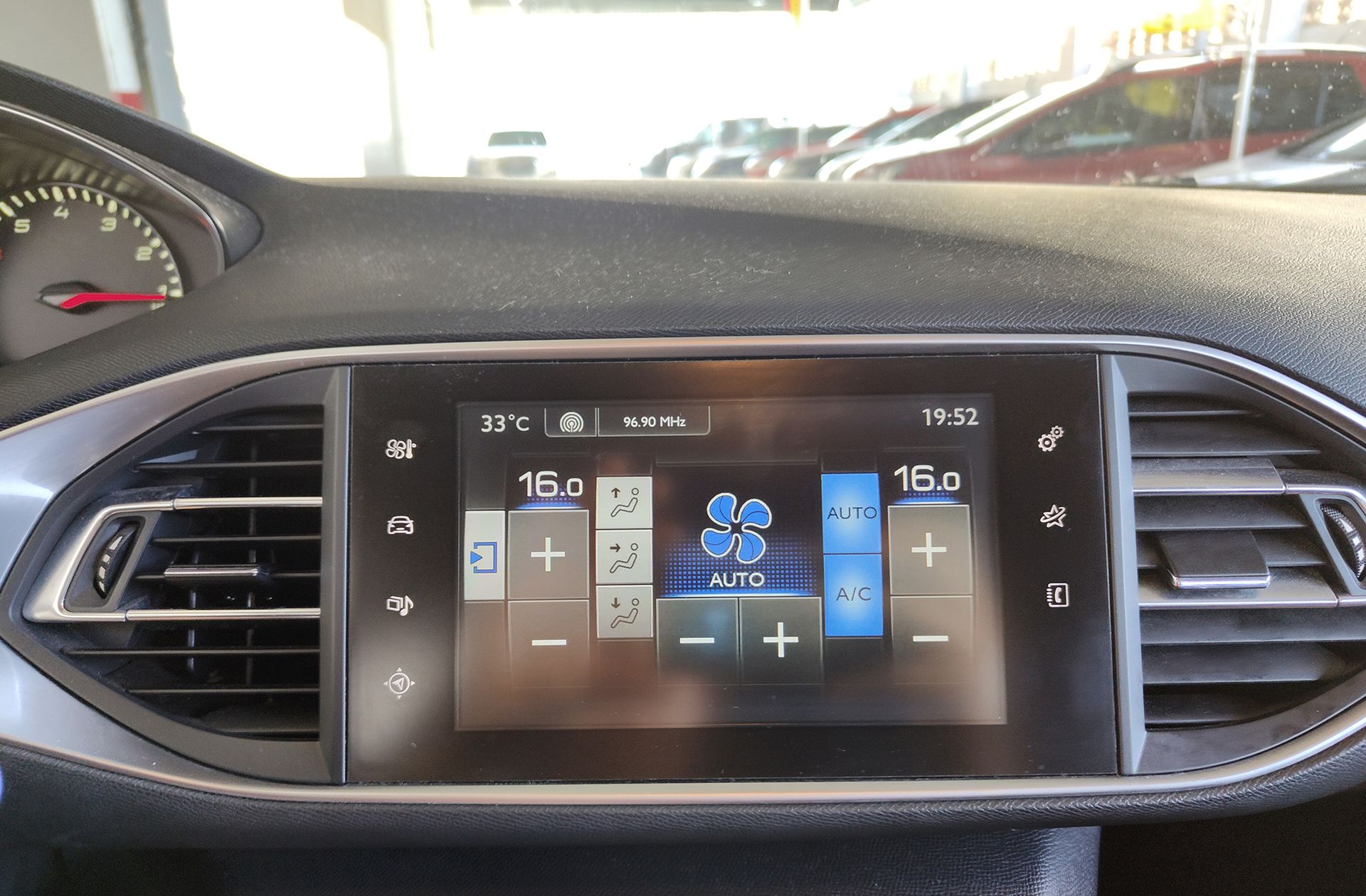 Peugeot 308 PureTech 130 Style EAT6 - foto 31