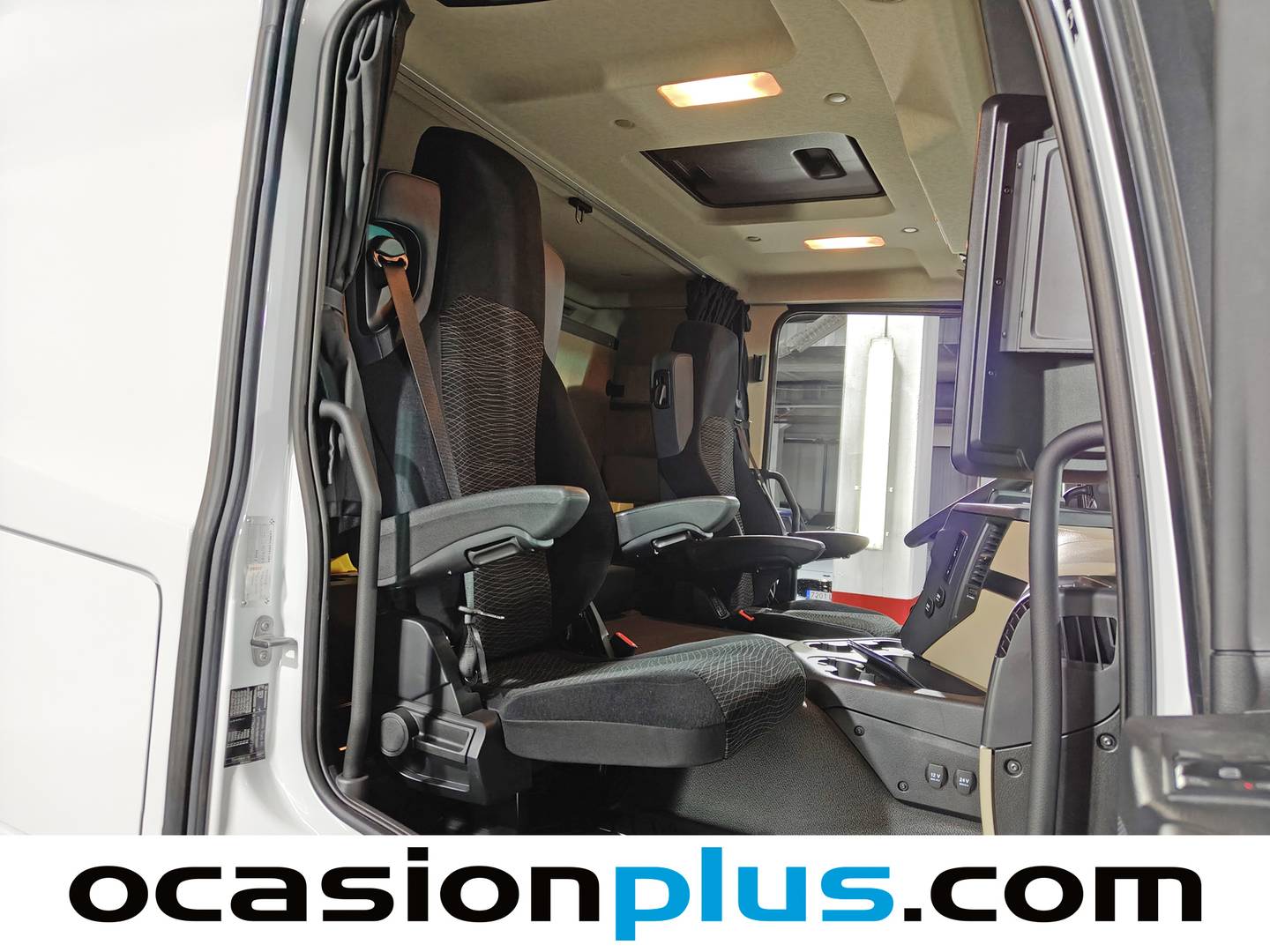 Foto Mercedes Actros Mercedes-Benz Actros 1846 LSnRA Auto (455 CV)