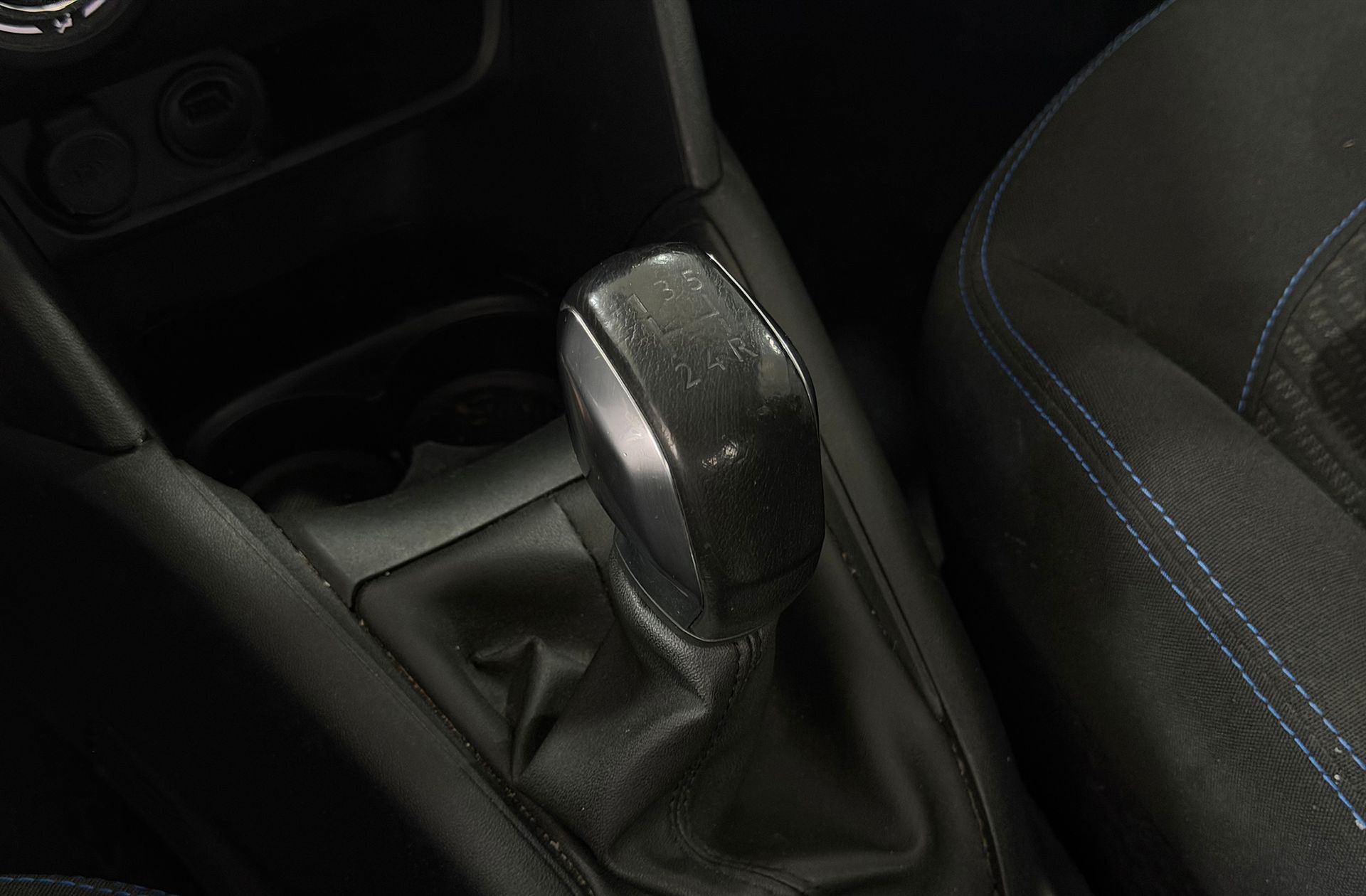 Peugeot 208 PureTech Signature - foto 5
