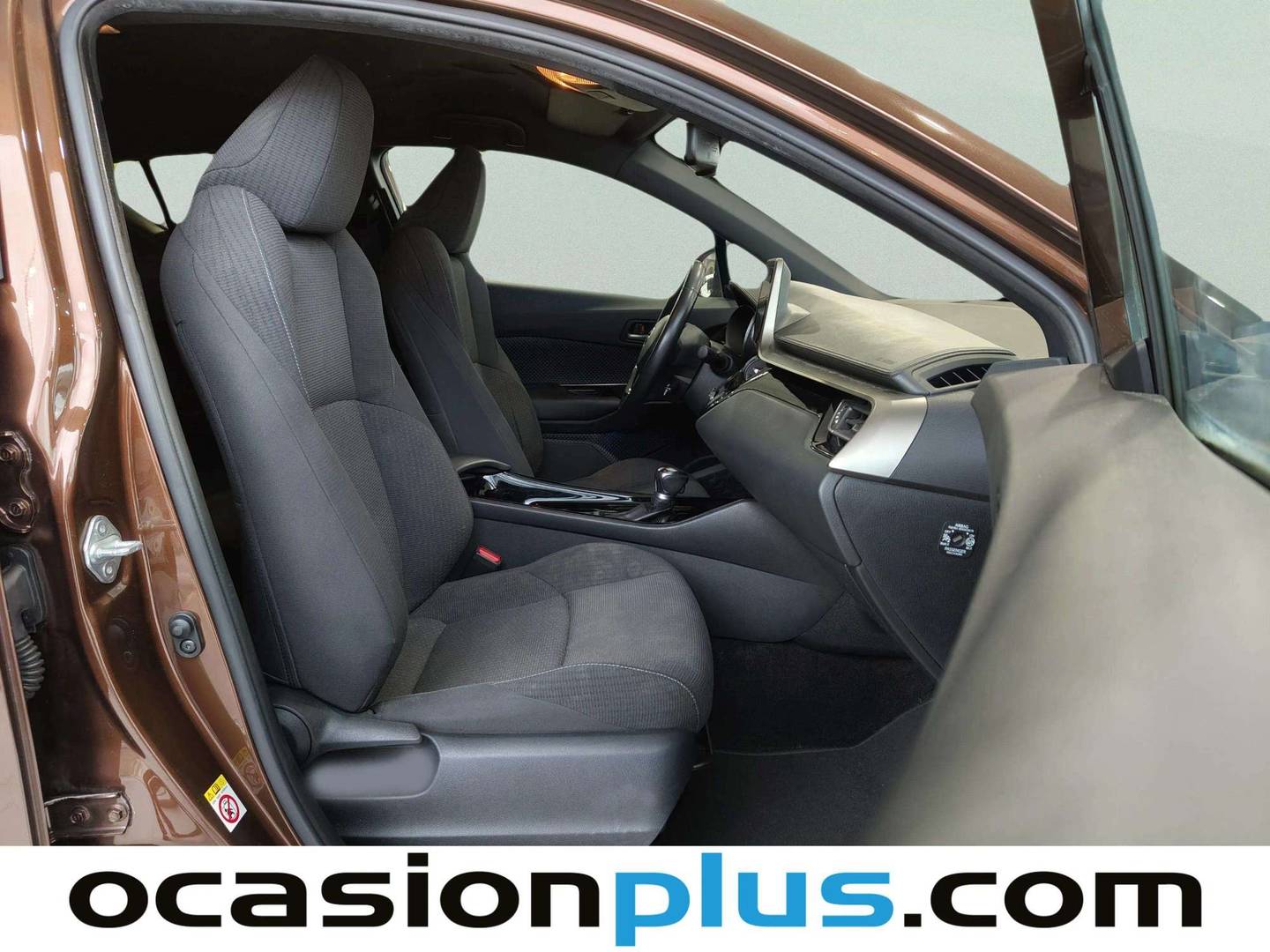 Foto Toyota C-HR Toyota C-HR 1.8 125H Advance (122 CV)