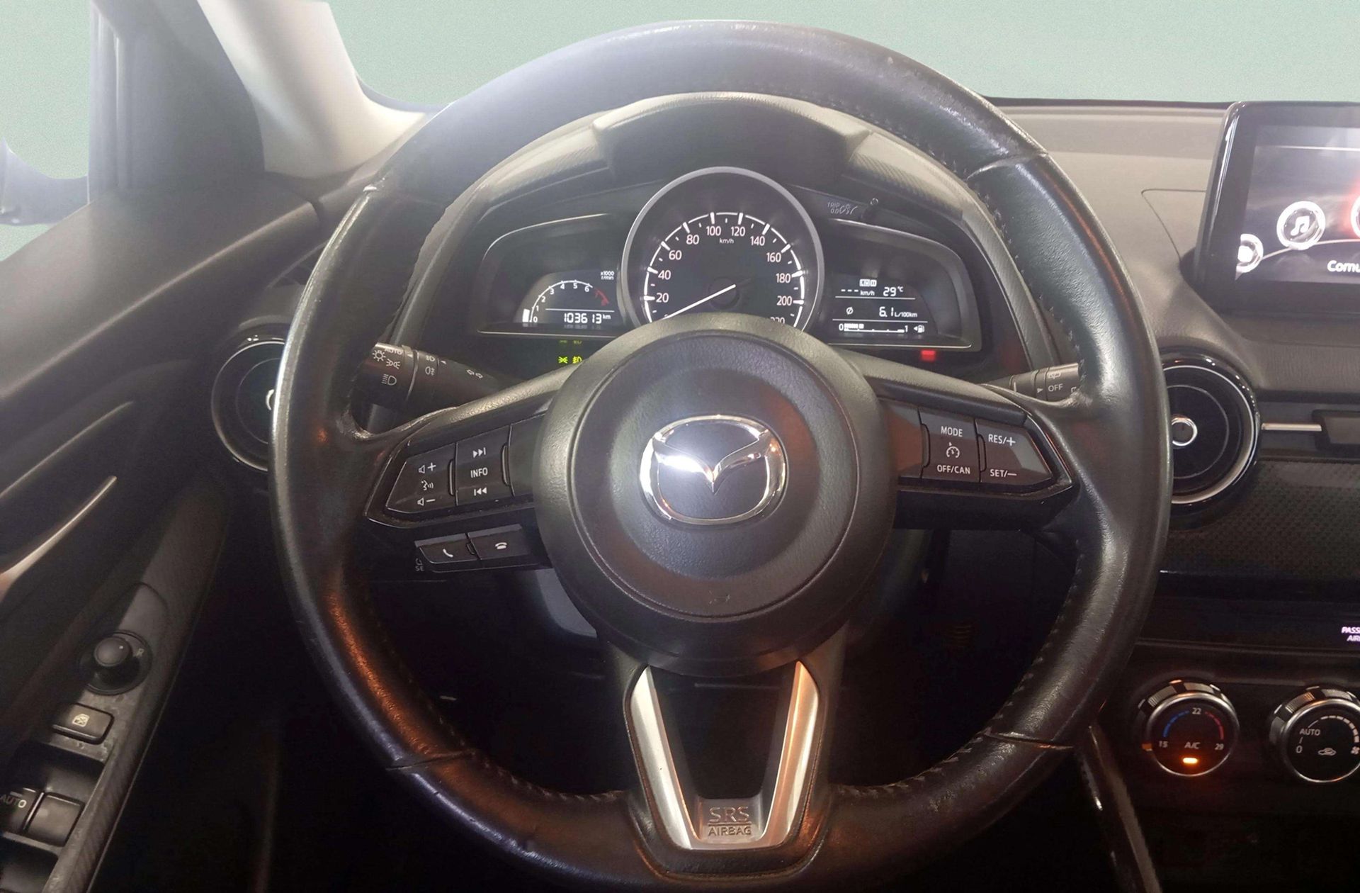 Mazda2 1.5 GE Black Tech Edition - foto 20