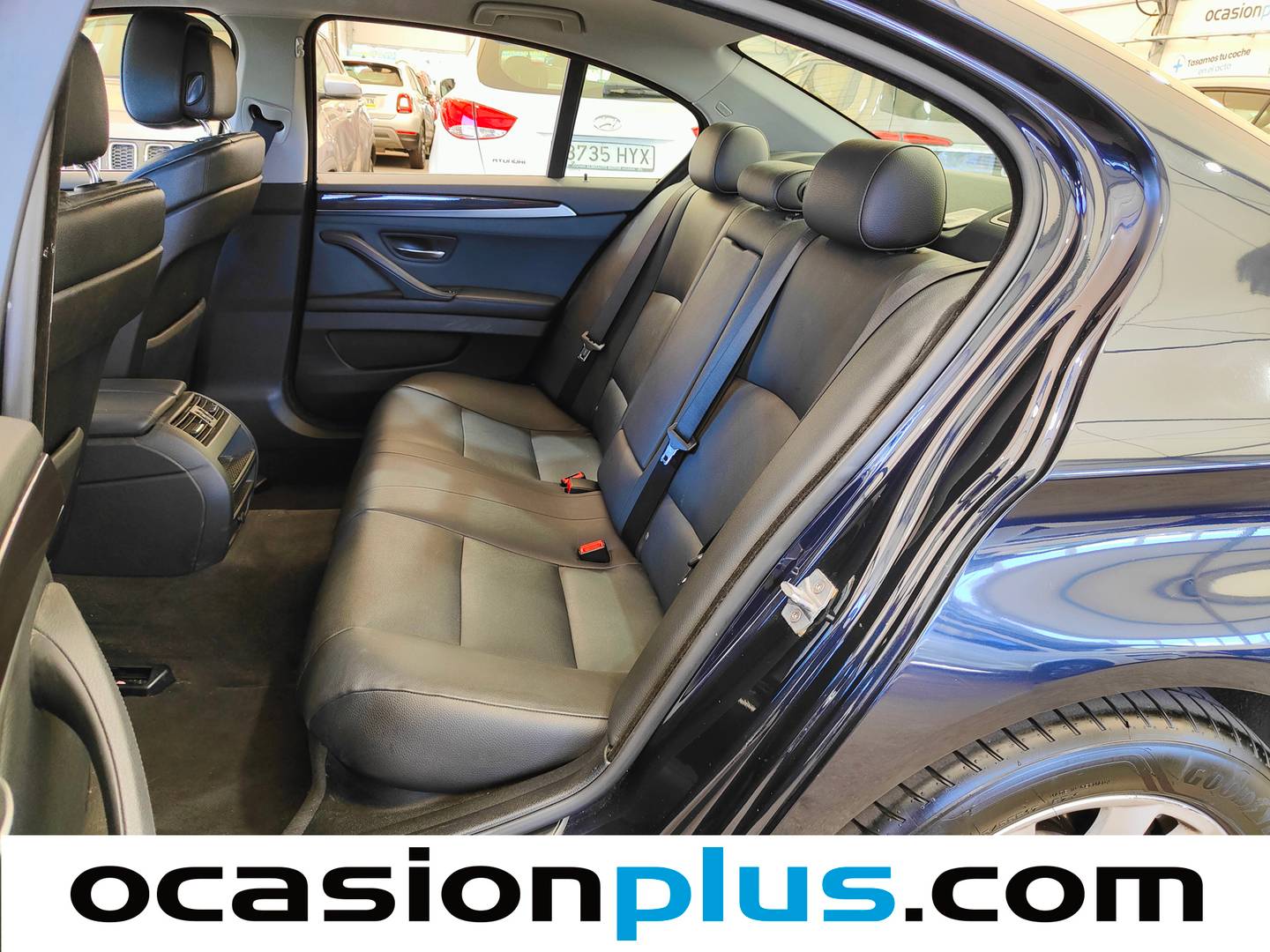 Foto asientos traseros BMW Serie 5 BMW Serie 5 520d (184 CV)