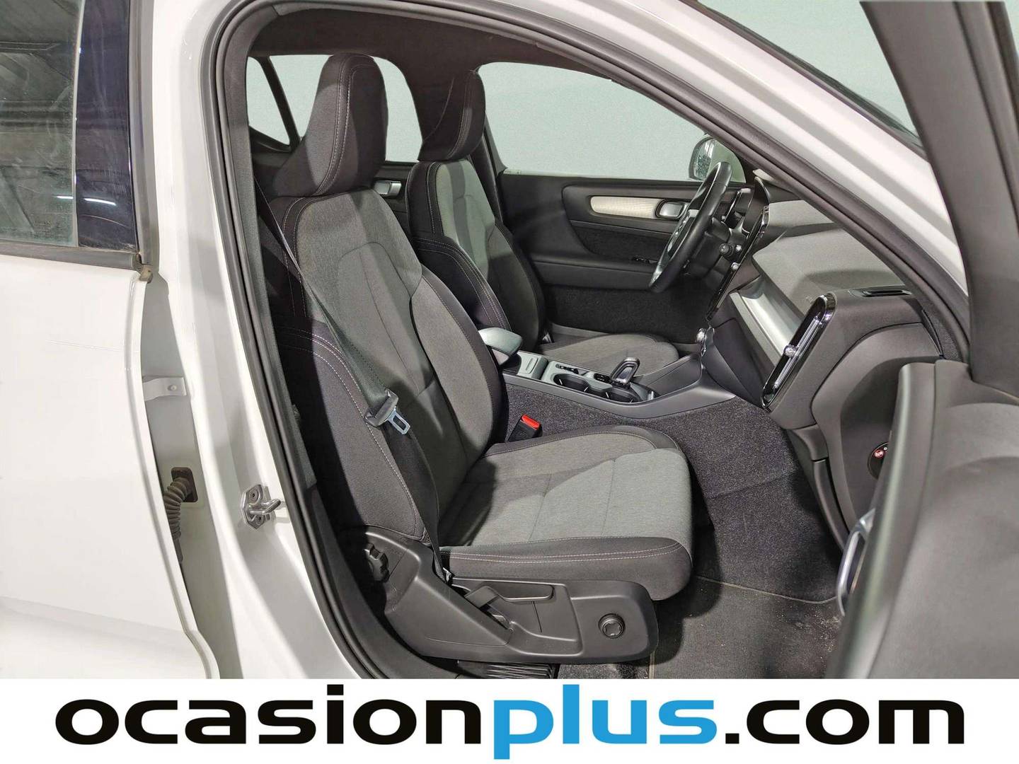 Volvo XC40 Volvo XC40 T3 Momentum Pro Auto (163 CV) al mejor precio